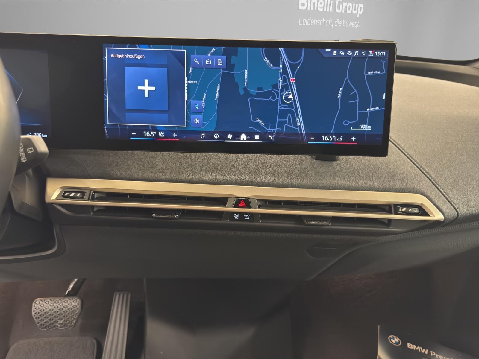 BMW iX xDrive40-image-17