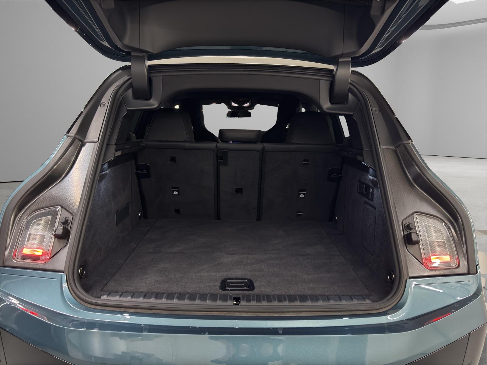 BMW iX xDrive40-image-9