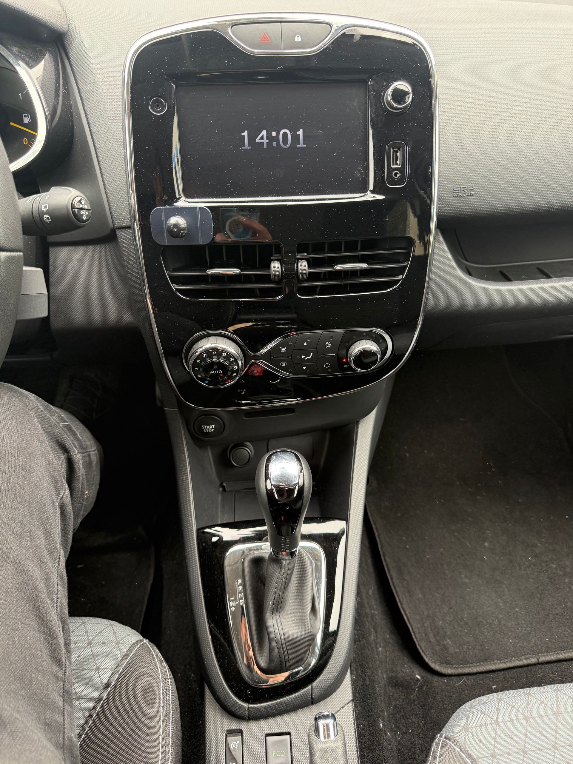 RENAULT Clio Grandtour 1.2 16V T GT EDC-image-12