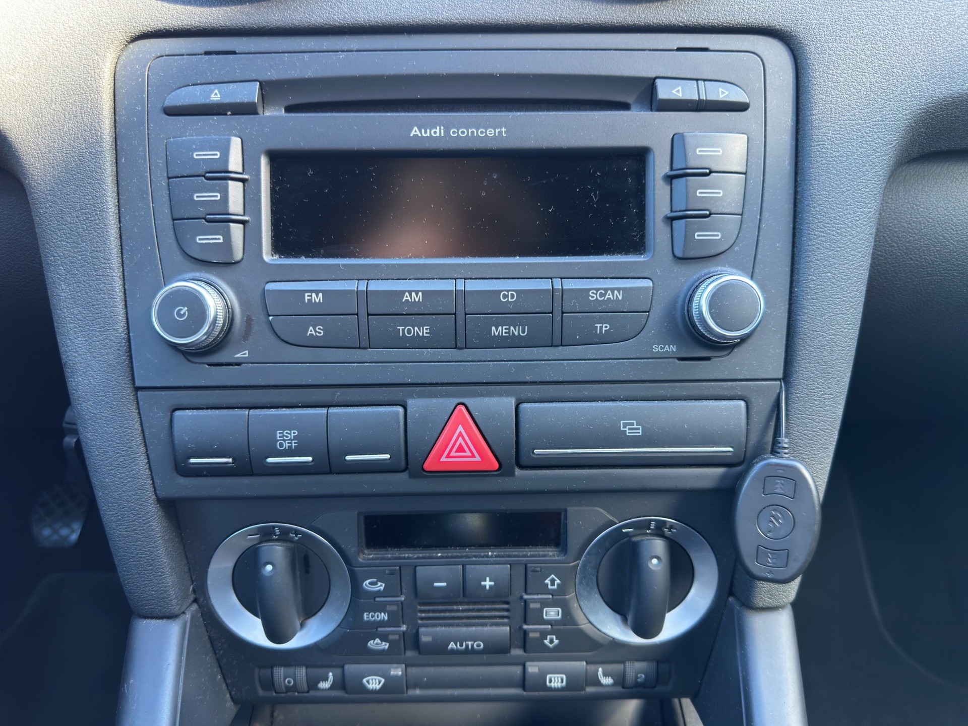 AUDI A3 1.8 Turbo FSI Ambition-image-9