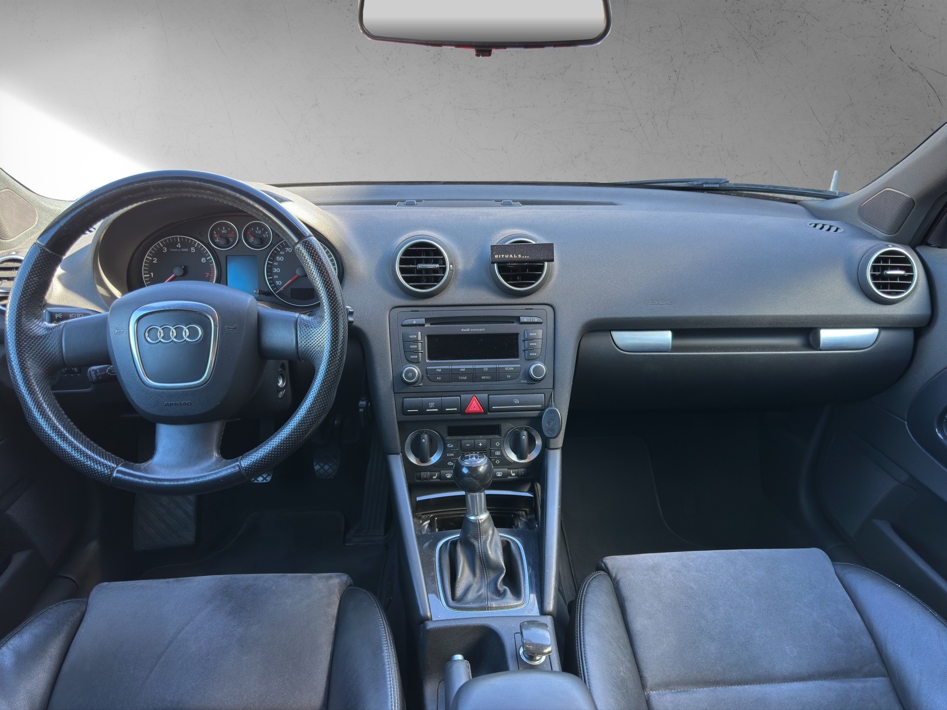 AUDI A3 1.8 Turbo FSI Ambition-image-6