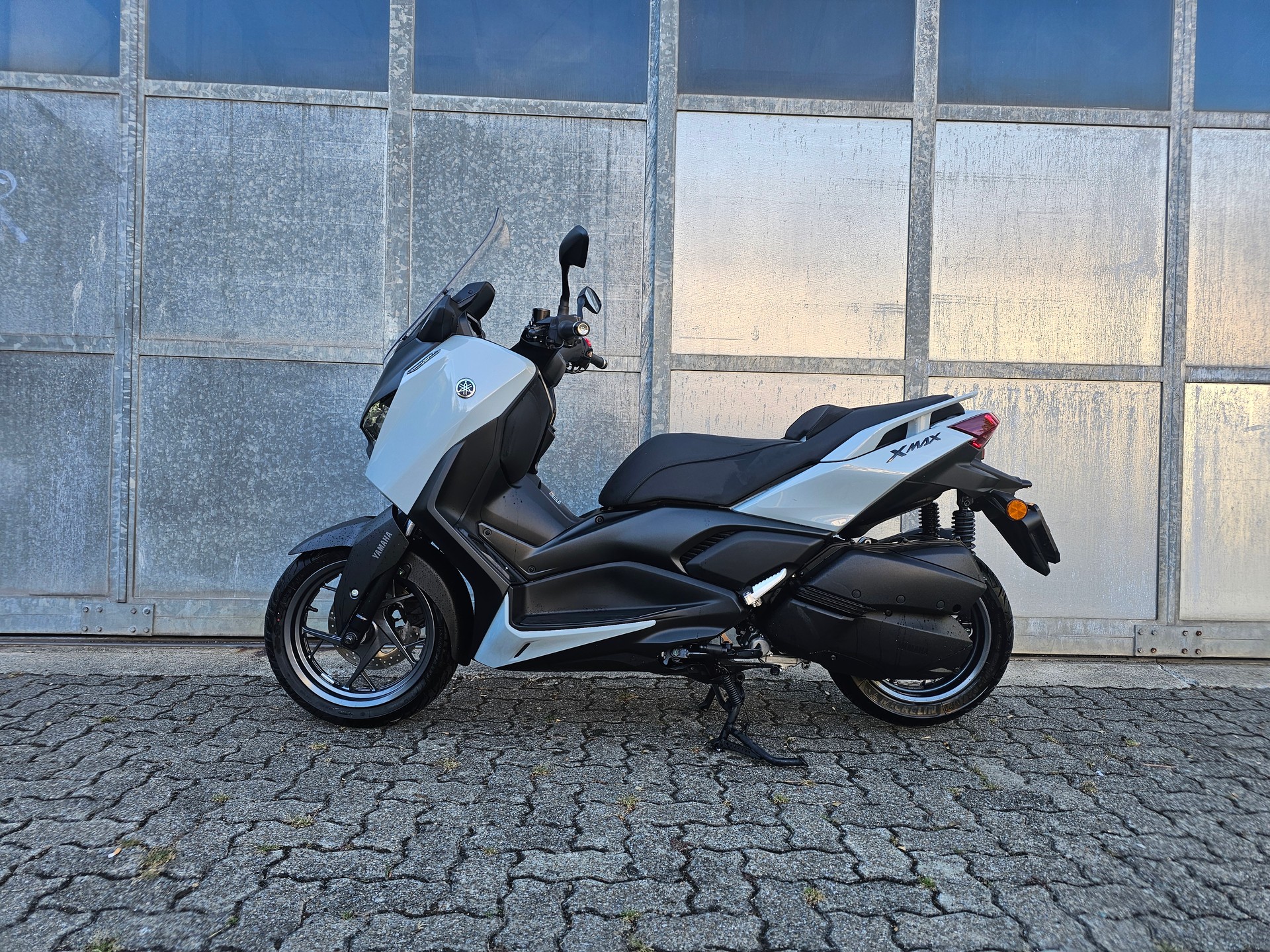YAMAHA X-Max 300 Tech Max+-showroom-element-1