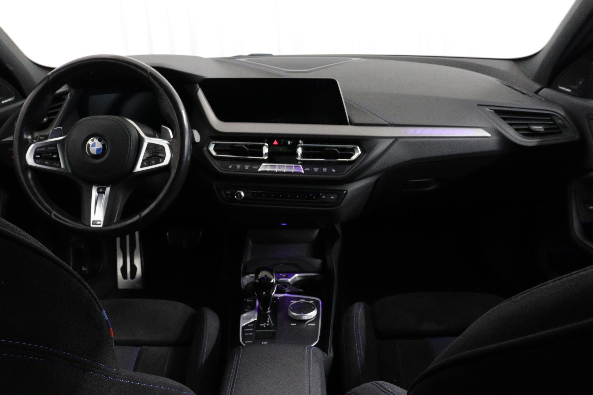 BMW 1er Reihe F40 M135i xDrive-image-4