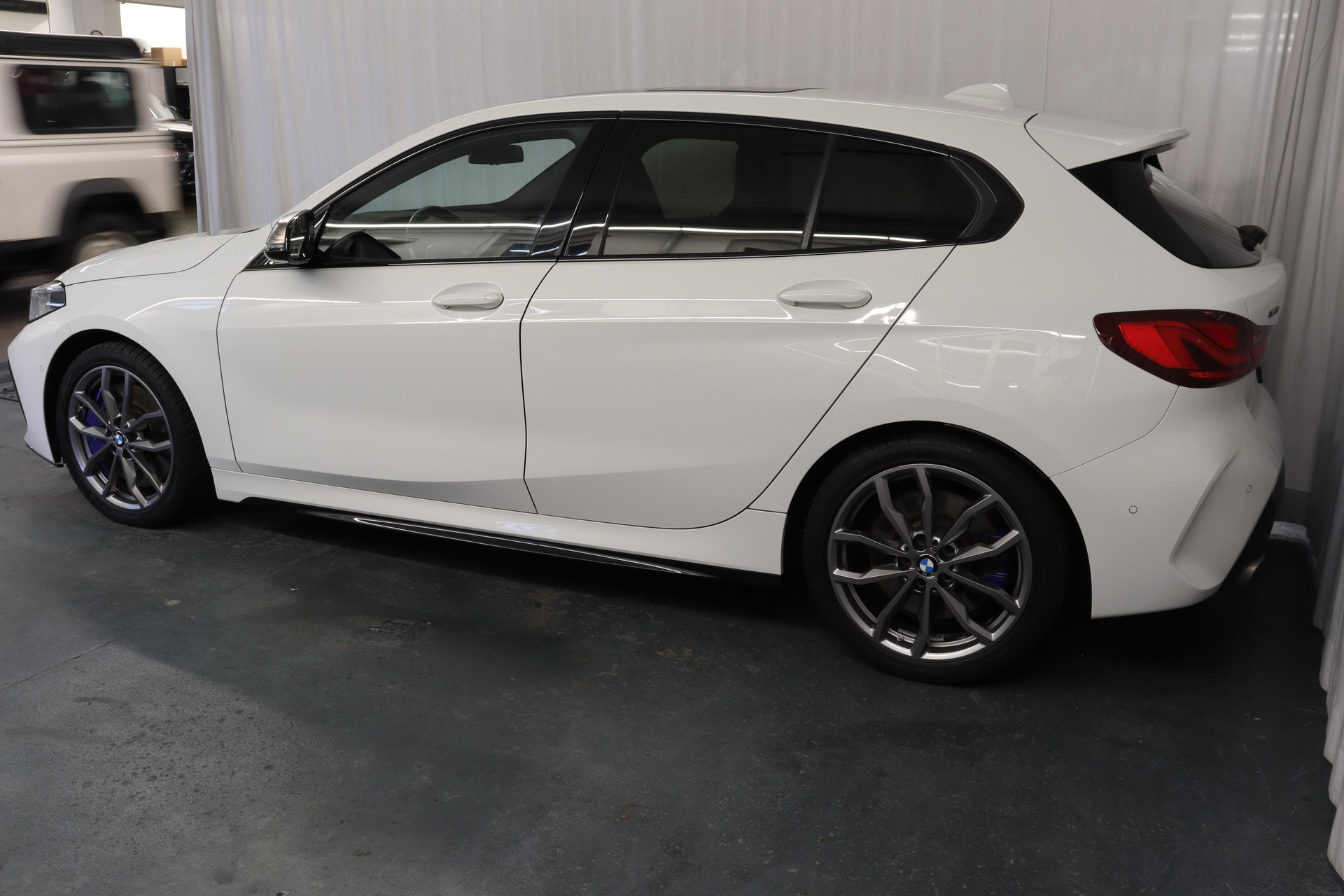 BMW 1er Reihe F40 M135i xDrive-image-1