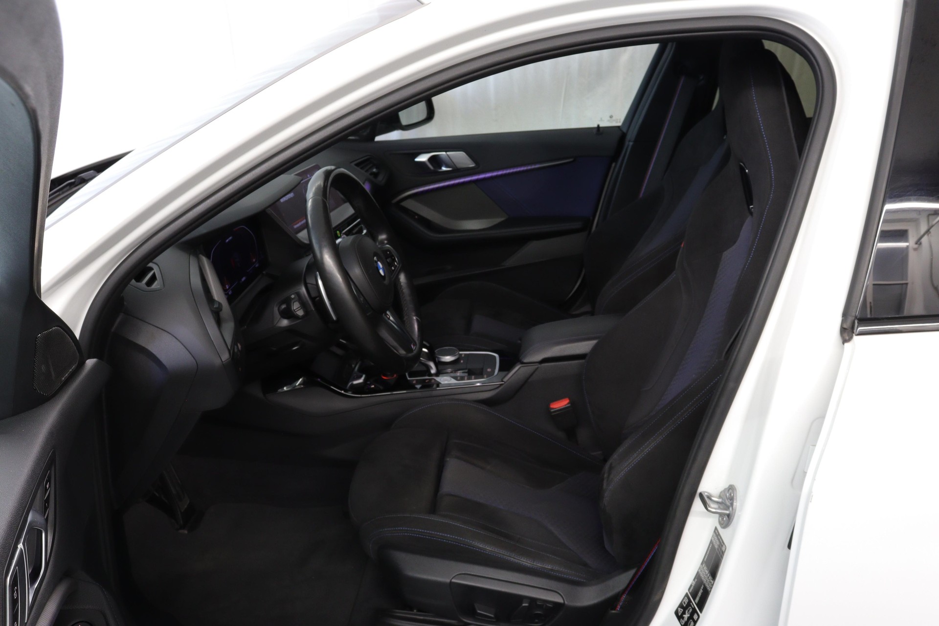 BMW 1er Reihe F40 M135i xDrive-image-3