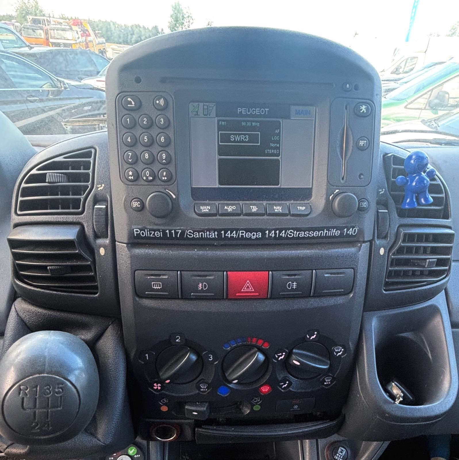 PEUGEOT Boxer 2.0 330 C (SPE)-image-16
