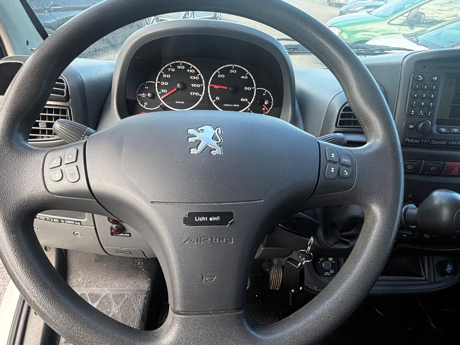 PEUGEOT Boxer 2.0 330 C (SPE)-image-15