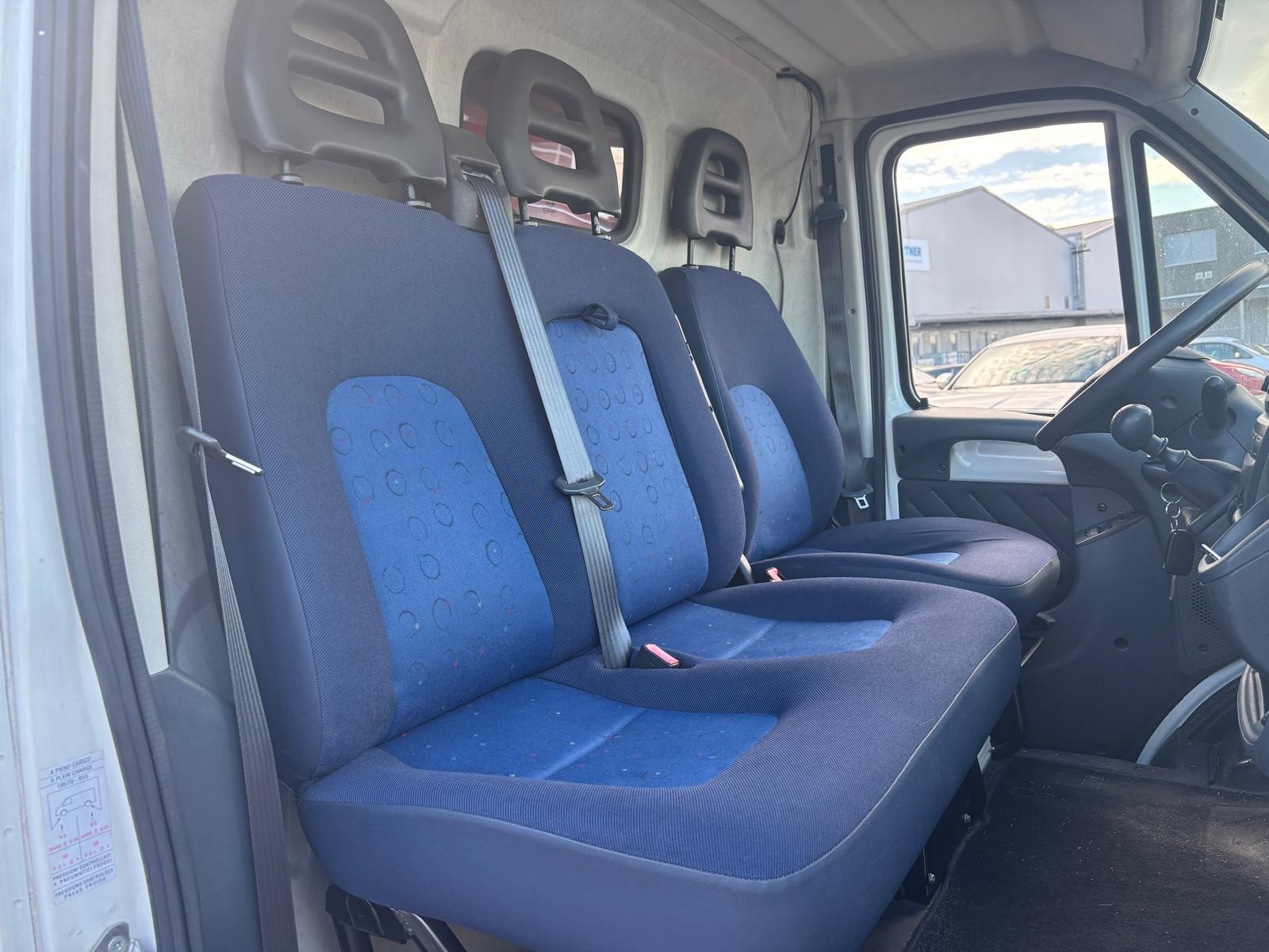 PEUGEOT Boxer 2.0 330 C (SPE)-image-14