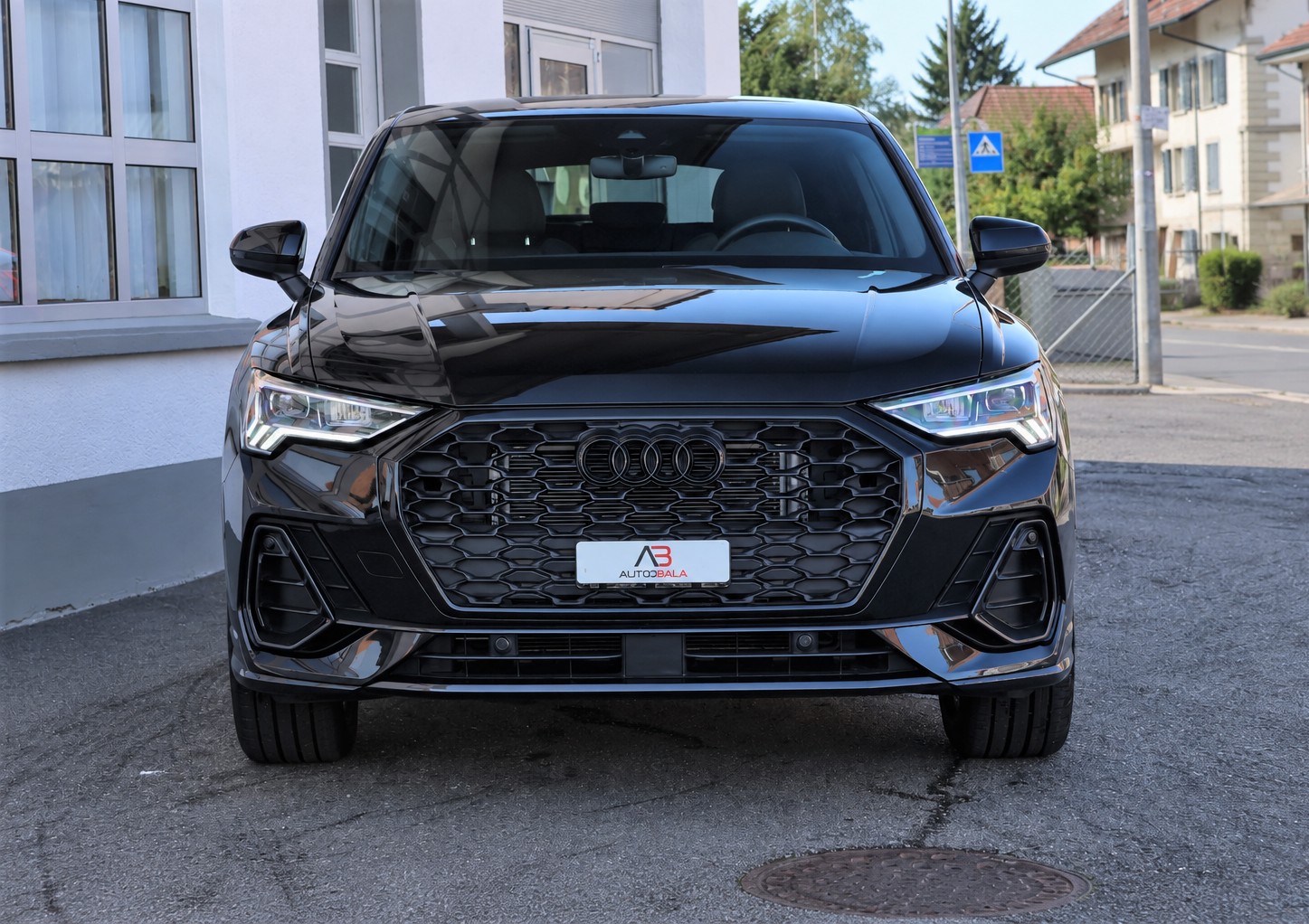 AUDI Q3 Sportback 35 TFSI Attraction S-tronic (CH)-image-1