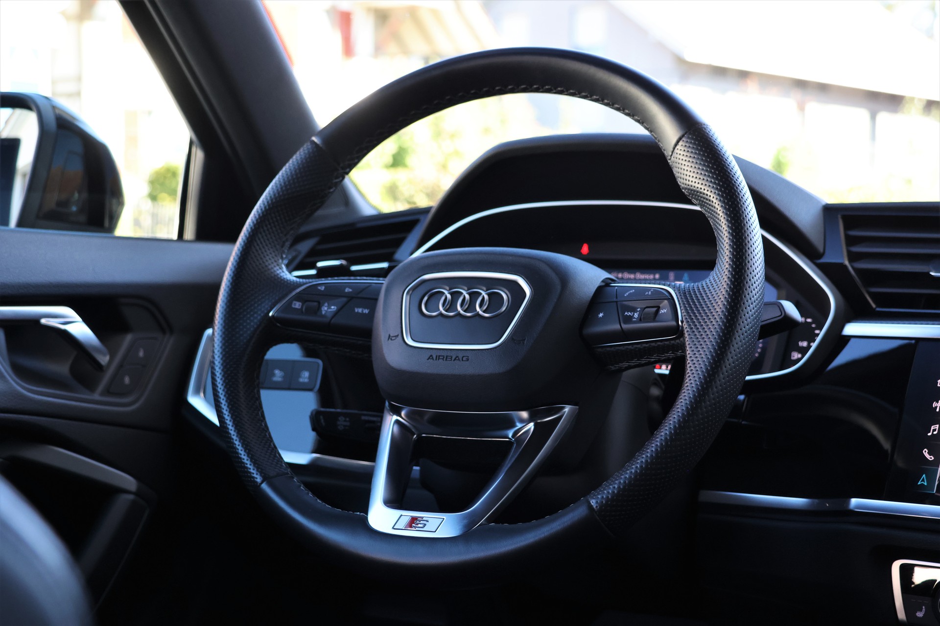 AUDI Q3 Sportback 35 TFSI Attraction S-tronic (CH)-image-13