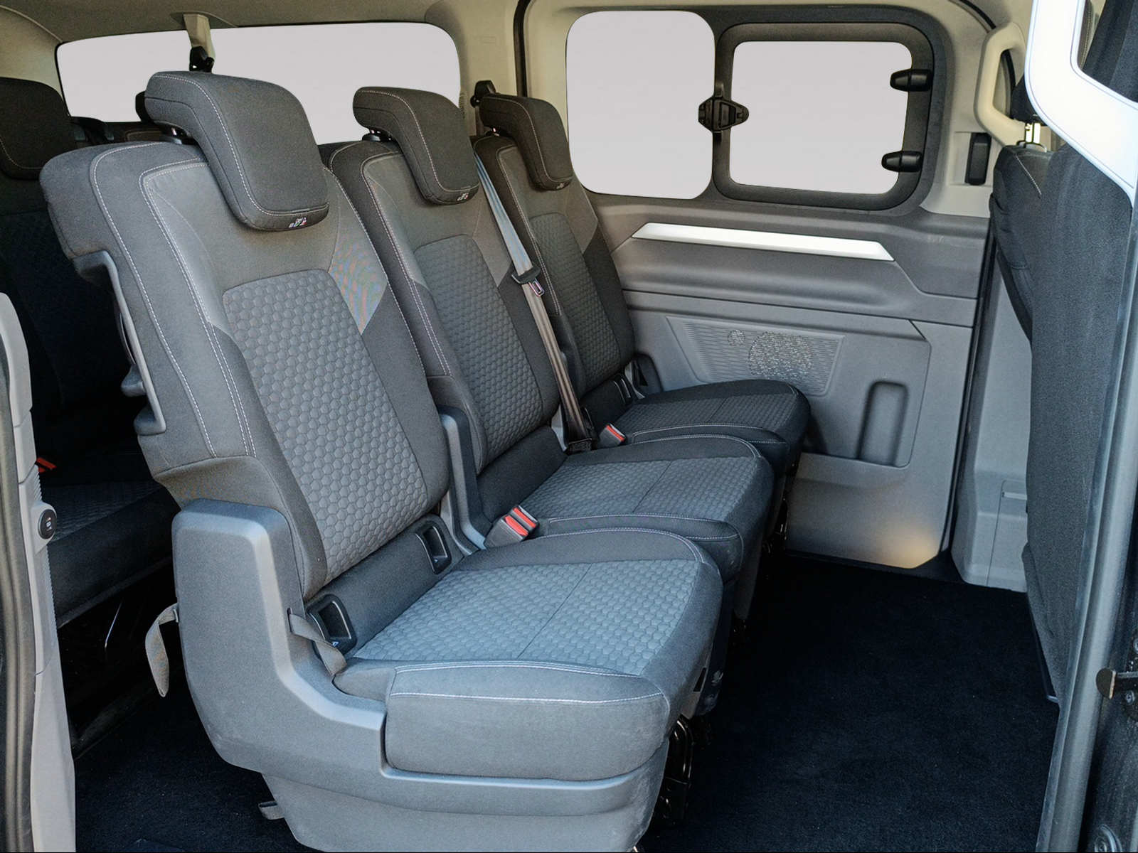 VW Caravelle Life 150PS TDI 4Motion / 9-Plätze / Radstand 3500mm-image-9