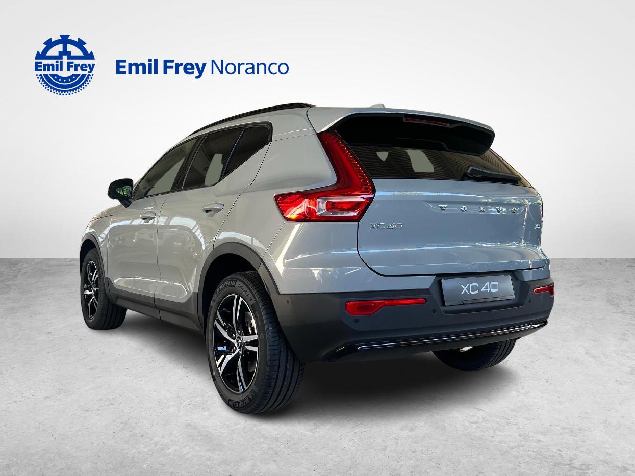 VOLVO XC40 2.0 B3 MH Plus Dark-image-4