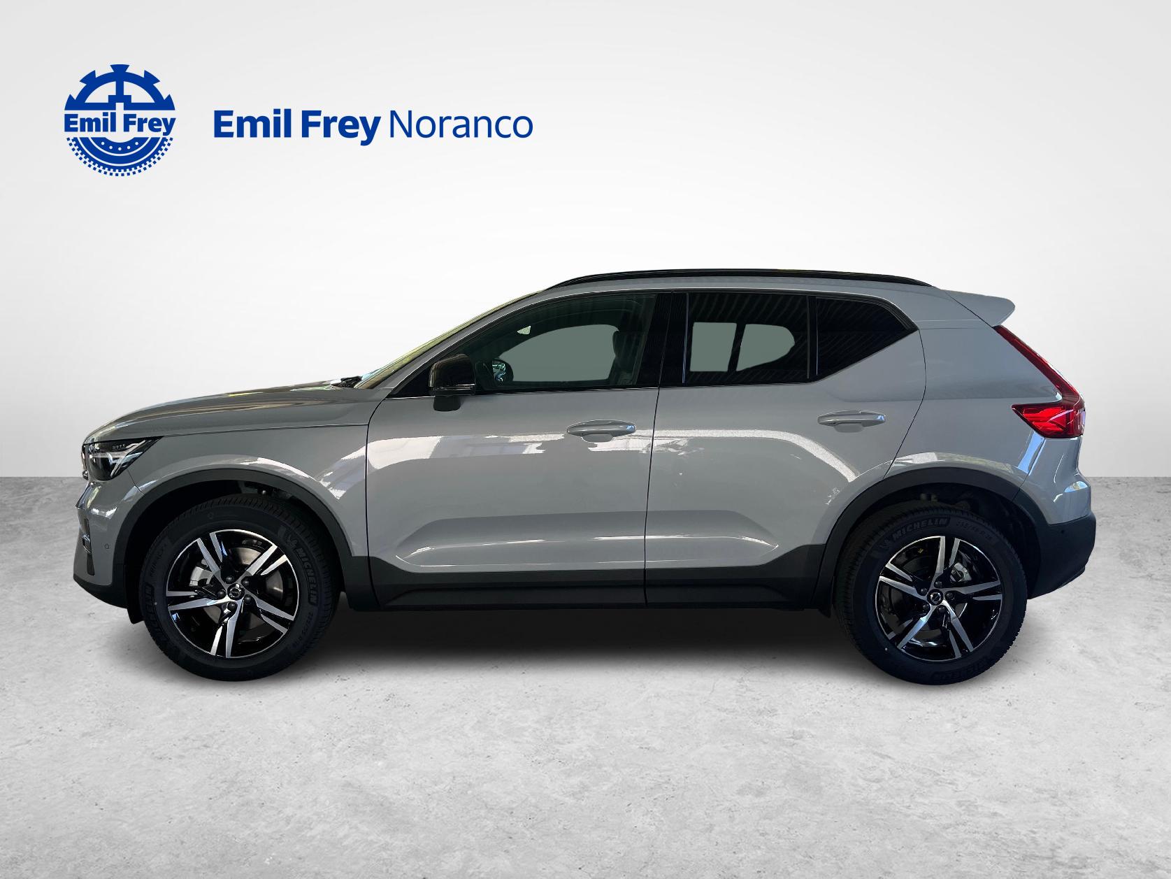 VOLVO XC40 2.0 B3 MH Plus Dark-image-2