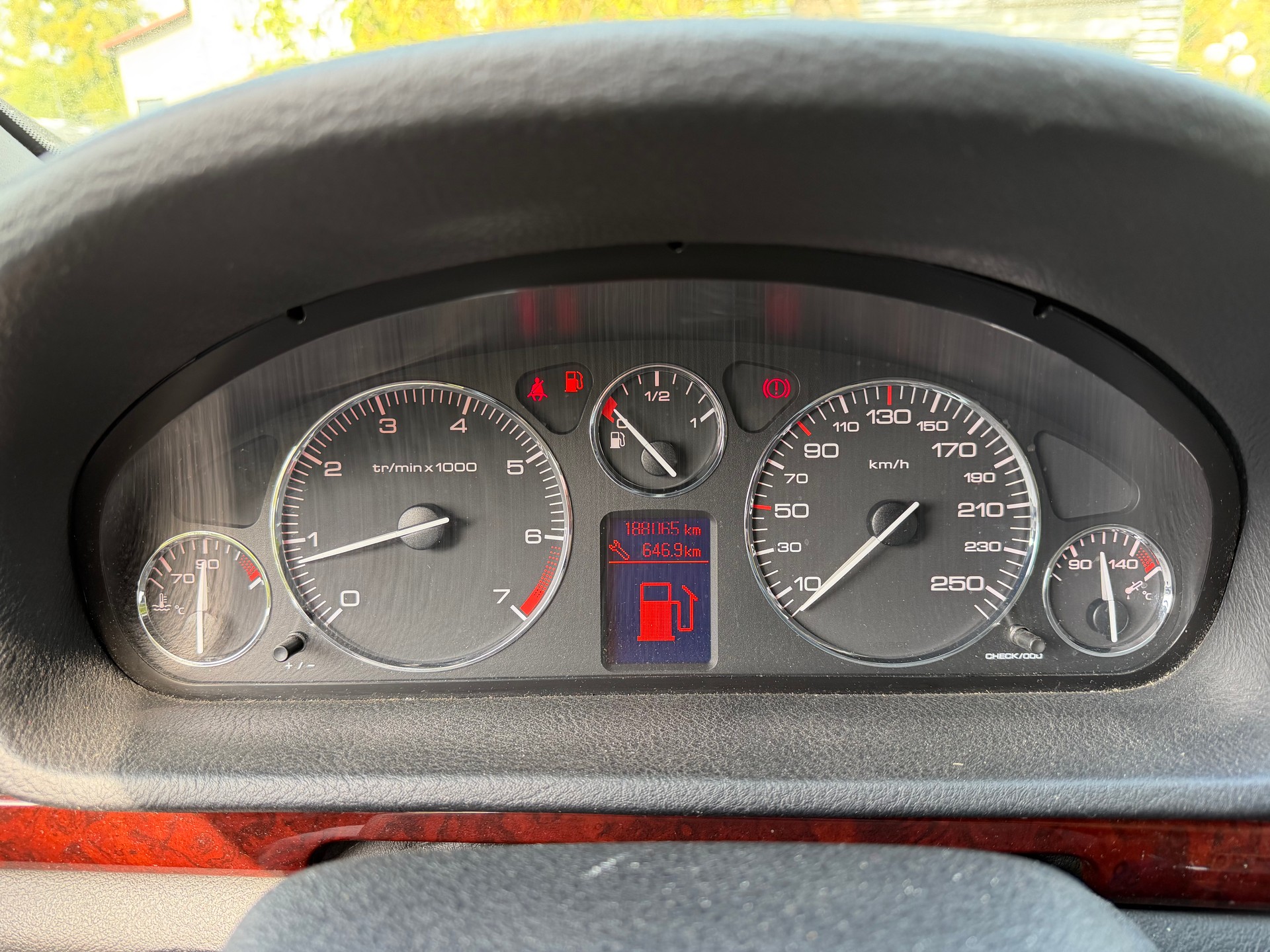 PEUGEOT 407 SW 2.2 SV Executive-image-9