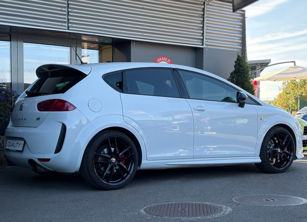 SEAT Leon 2.0 TSI Cupra R-image-2