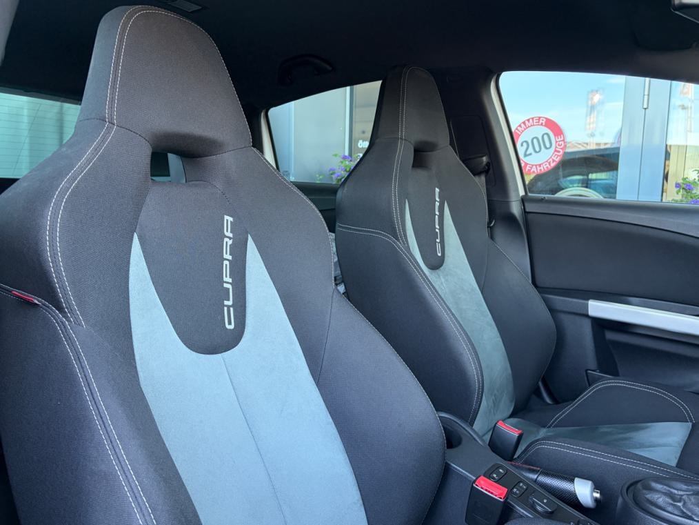 SEAT Leon 2.0 TSI Cupra R-image-7