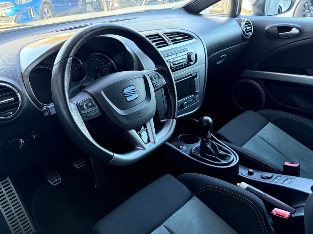 SEAT Leon 2.0 TSI Cupra R-image-3