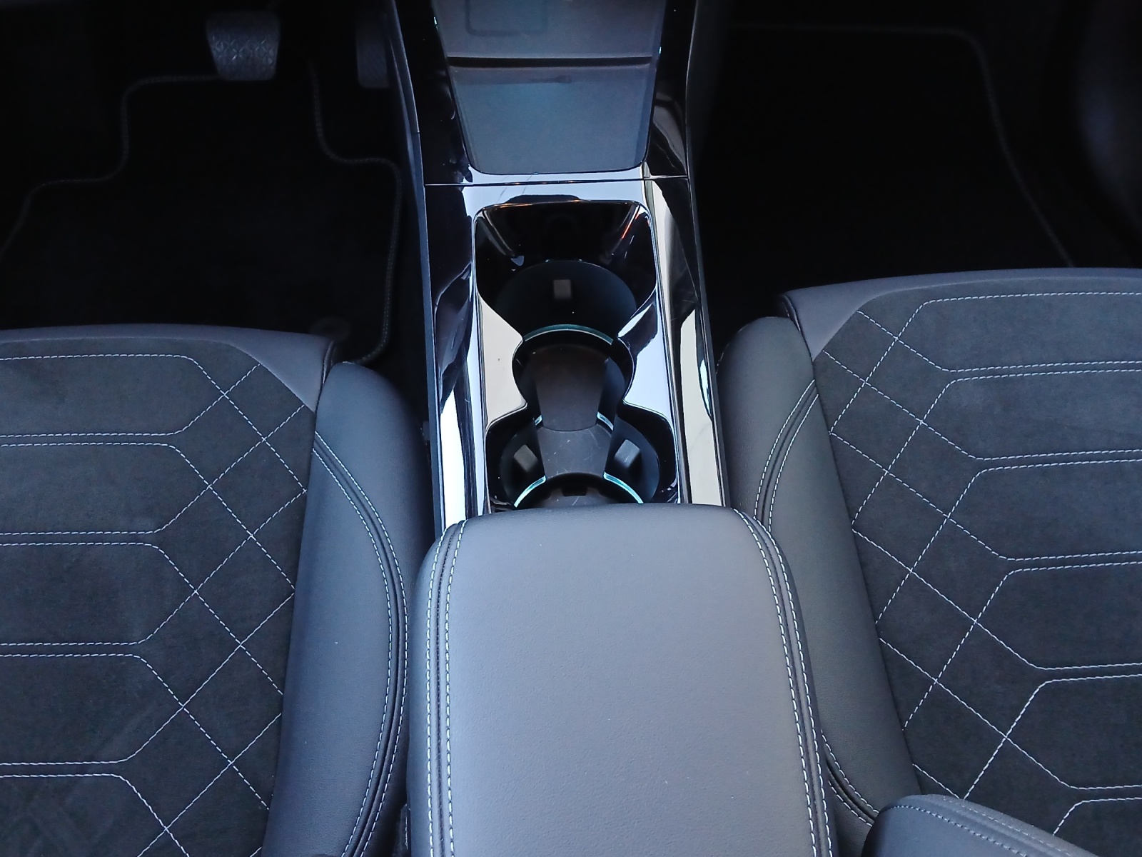 FORD Puma Gen-E Premium-image-12