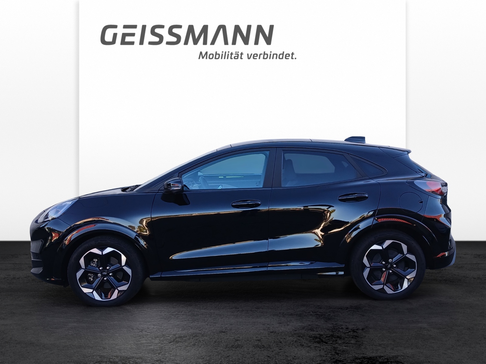 FORD Puma Gen-E Premium-showroom-element-1