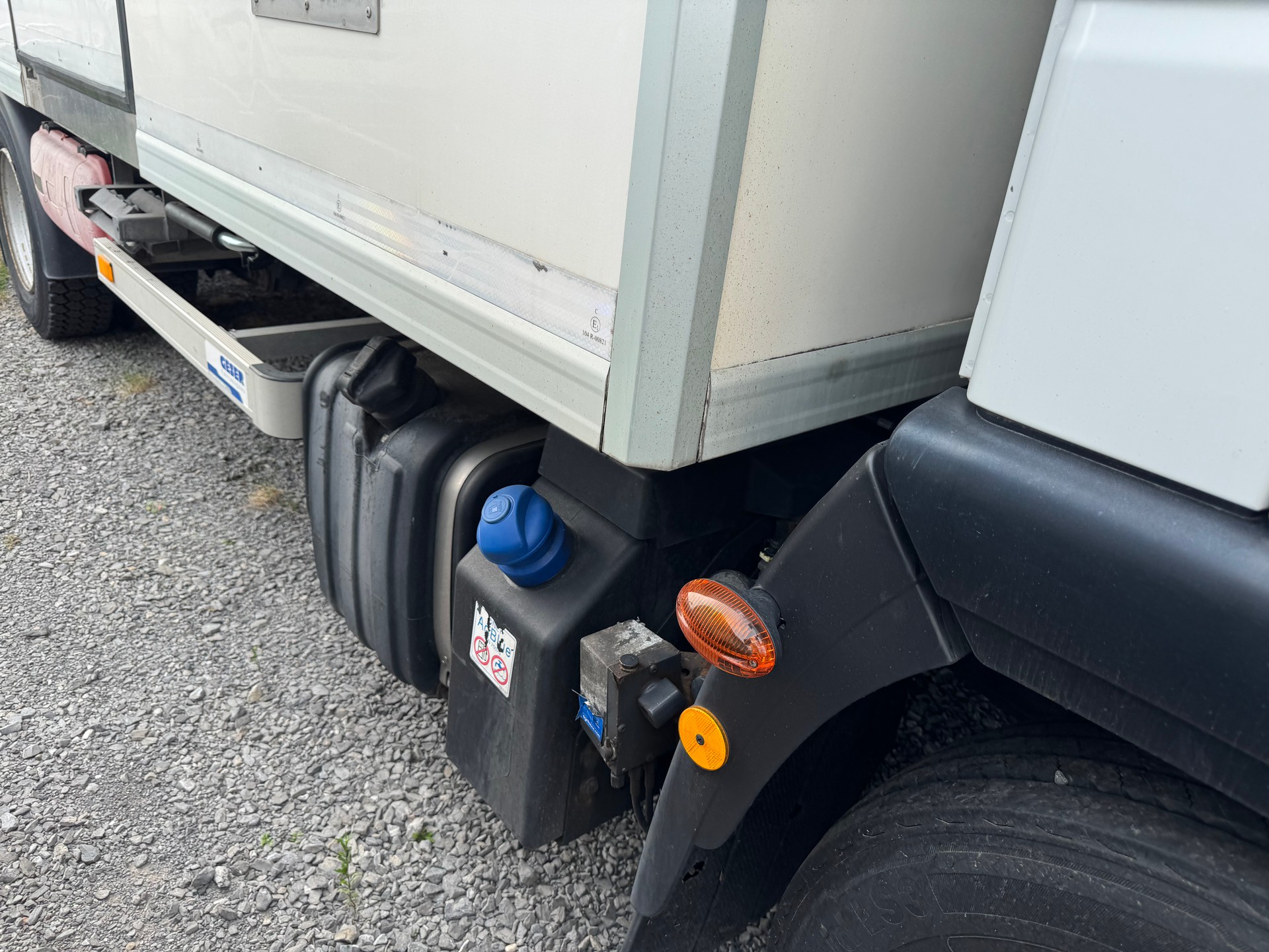 IVECO 75 E 21-image-8
