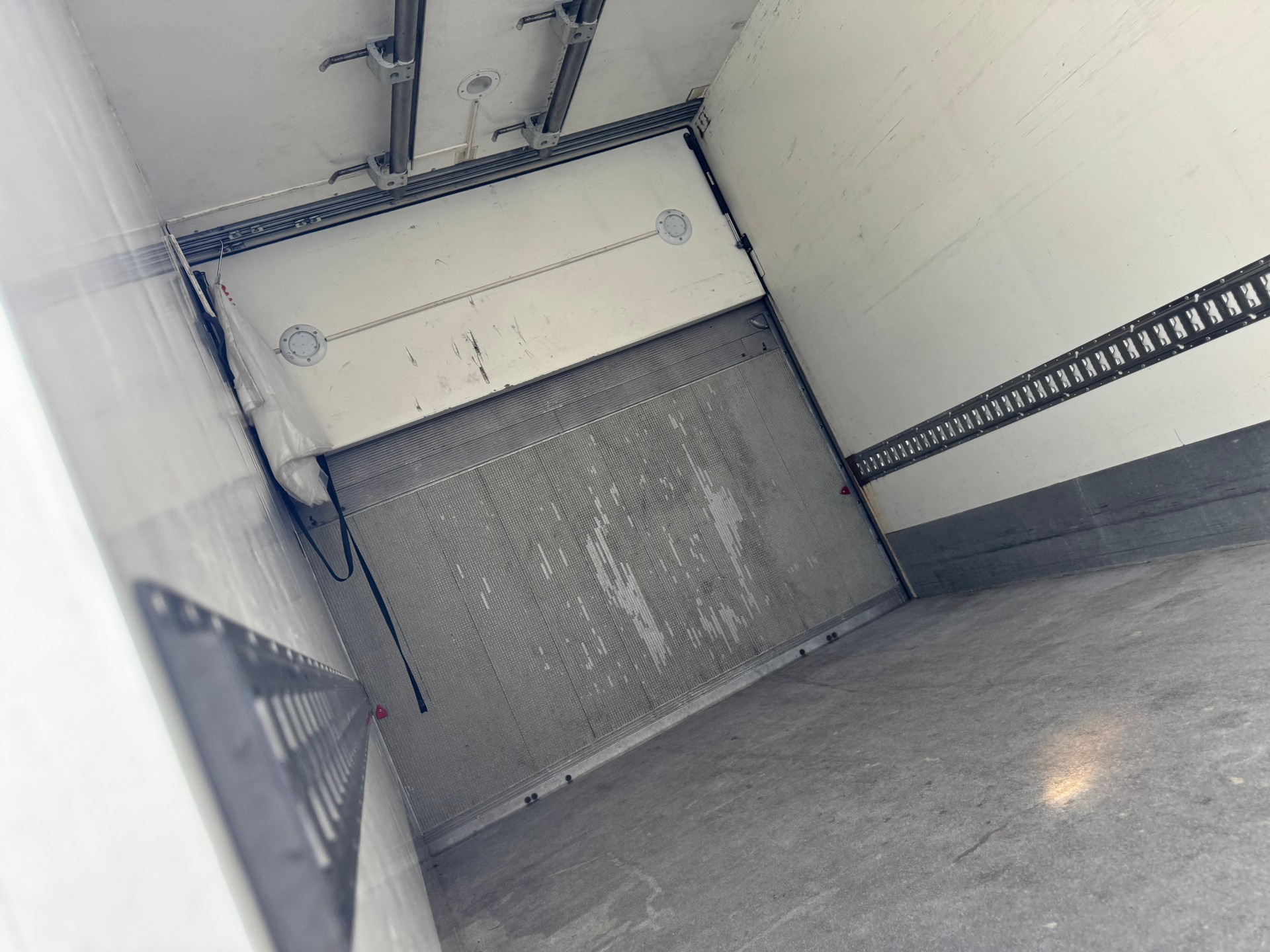 IVECO 75 E 21-image-10