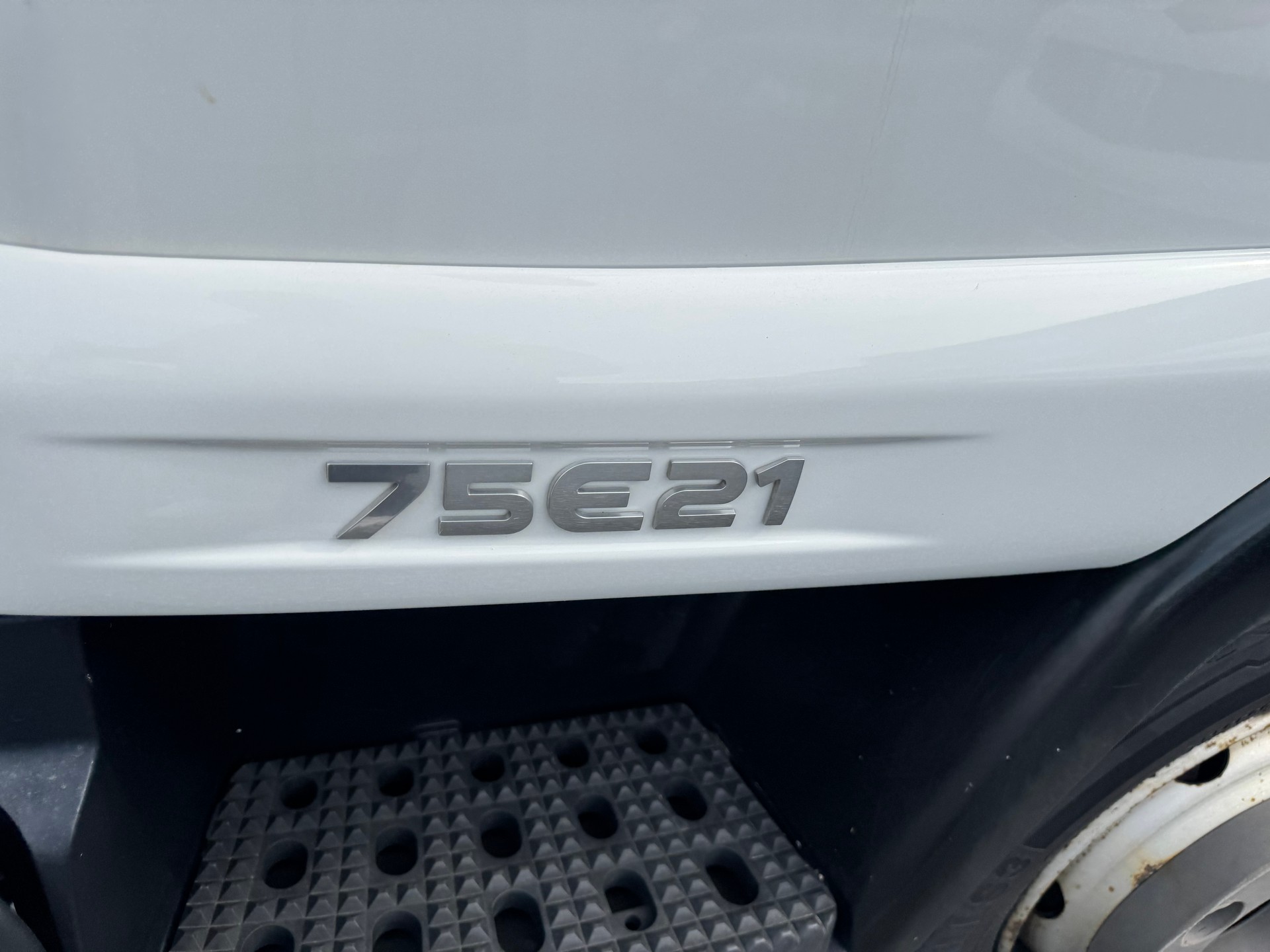 IVECO 75 E 21-image-4