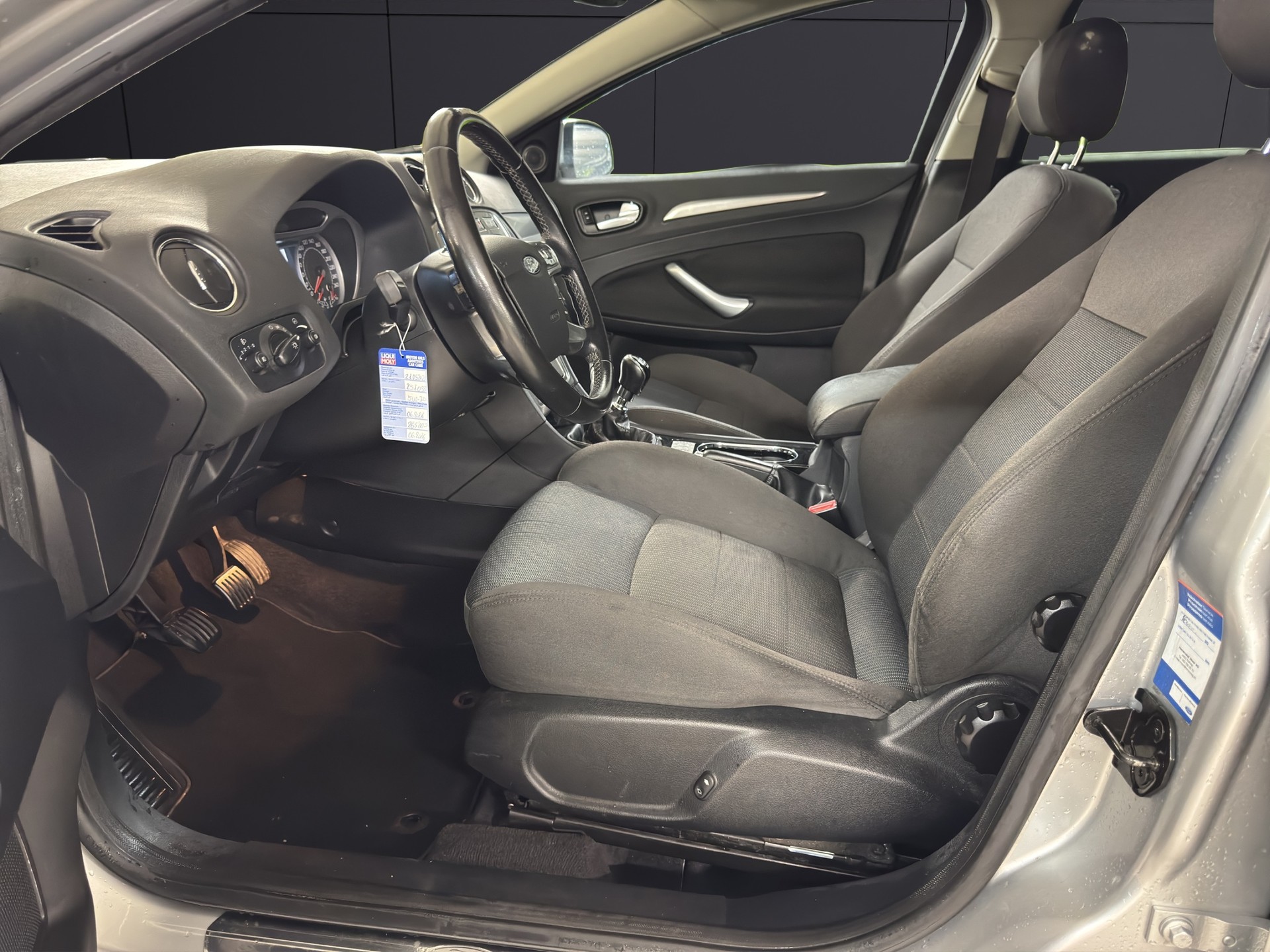 FORD Mondeo 2.0 TDCi 16V Carving-image-11