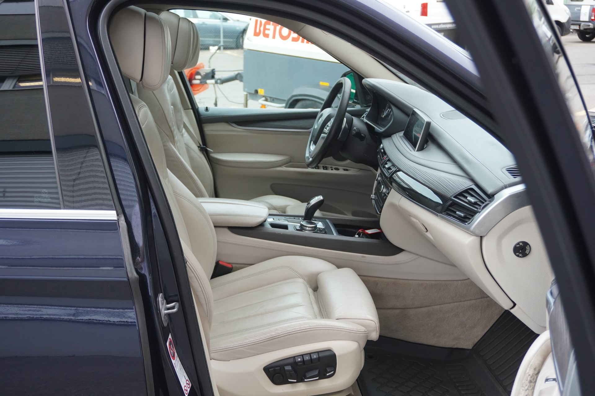 BMW X5 xDrive 40d Steptronic-image-12