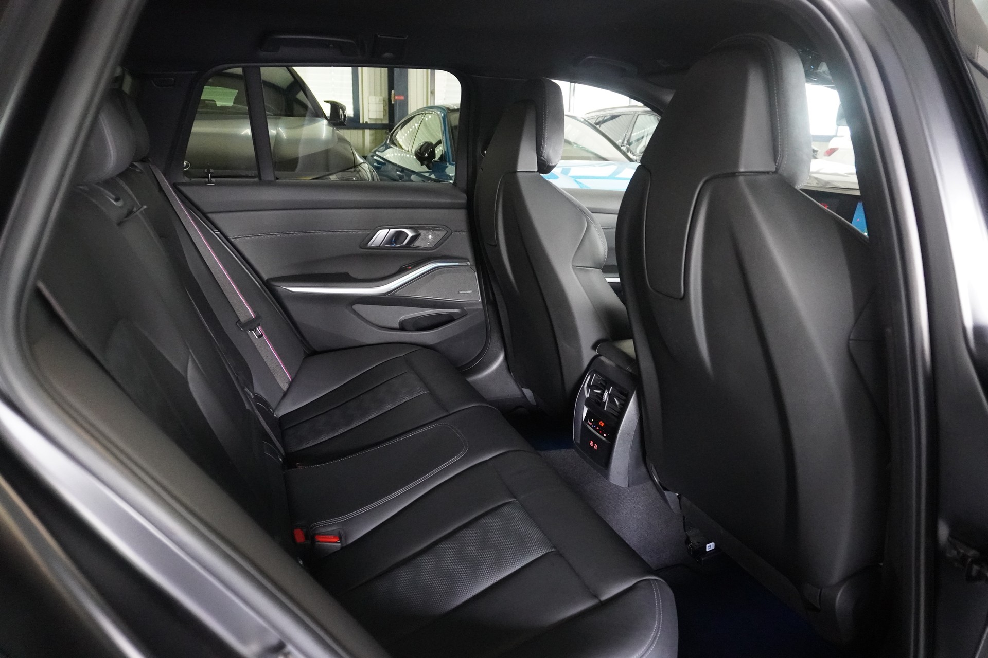BMW M3 Touring xDrive Competition M // SONDERLACKIERUNG FROZEN BLACK // M DRIVER`S PACKAGE //-image-13