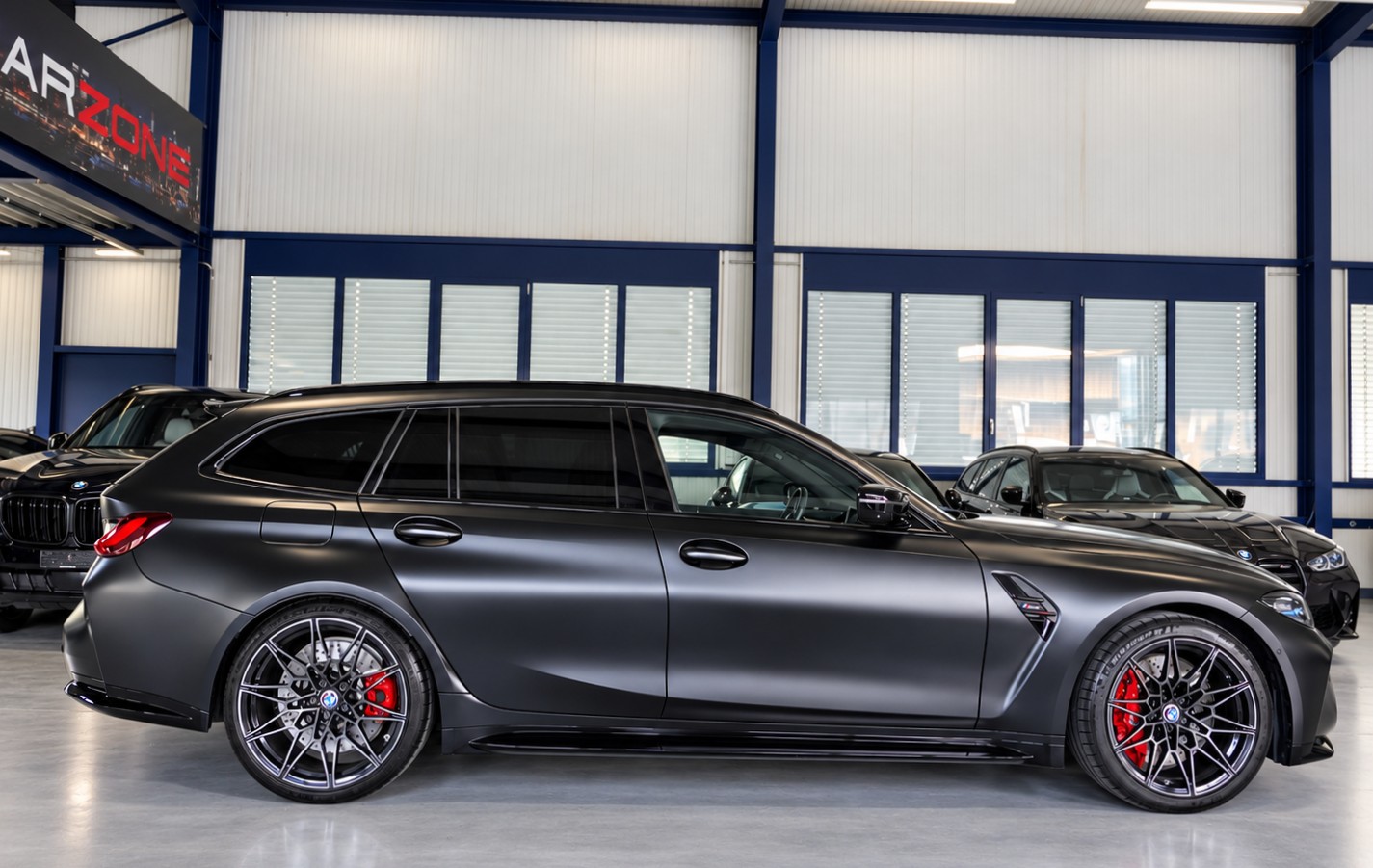 BMW M3 Touring xDrive Competition M // SONDERLACKIERUNG FROZEN BLACK // M DRIVER`S PACKAGE //-image-2
