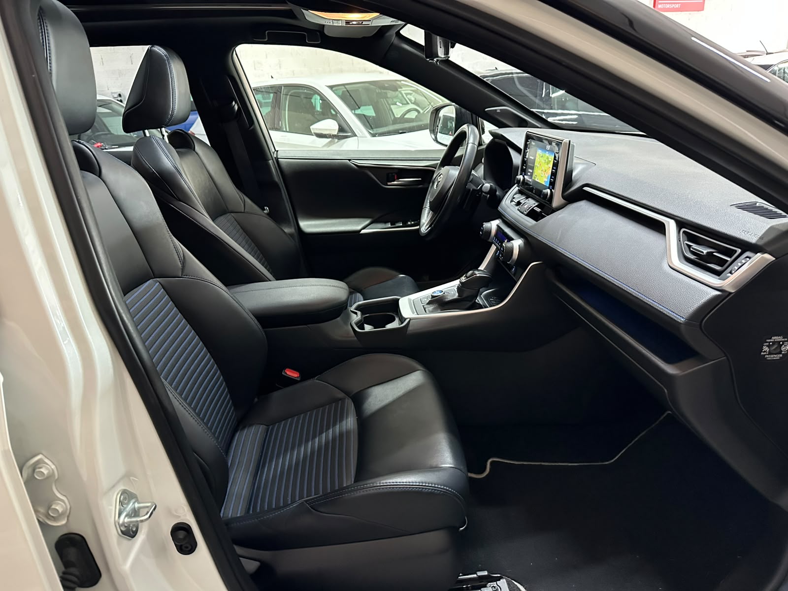TOYOTA RAV-4 2.5 HSD Premium e-CVT 4WD-image-10