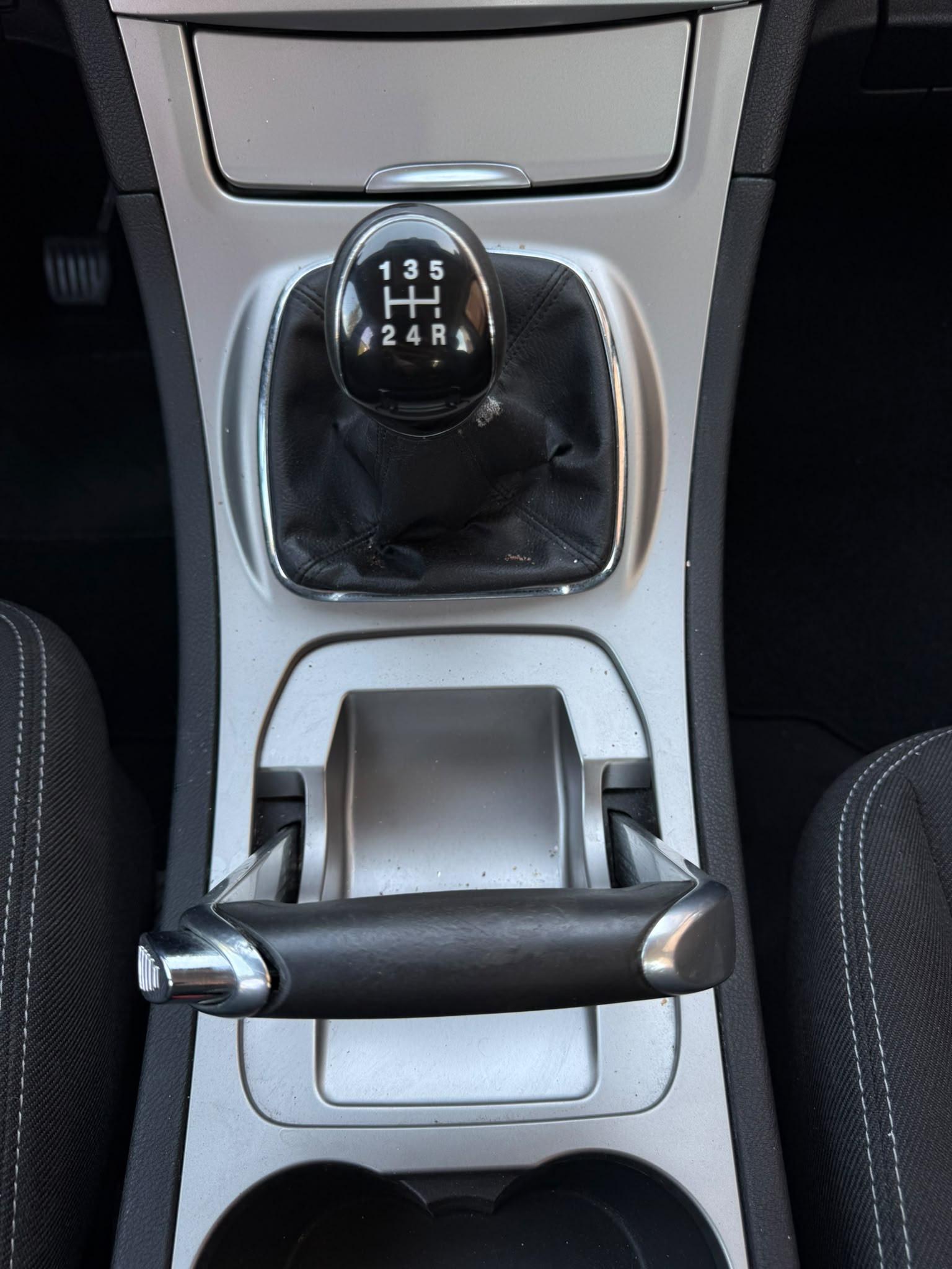 FORD Galaxy 2.0i Ghia-image-11