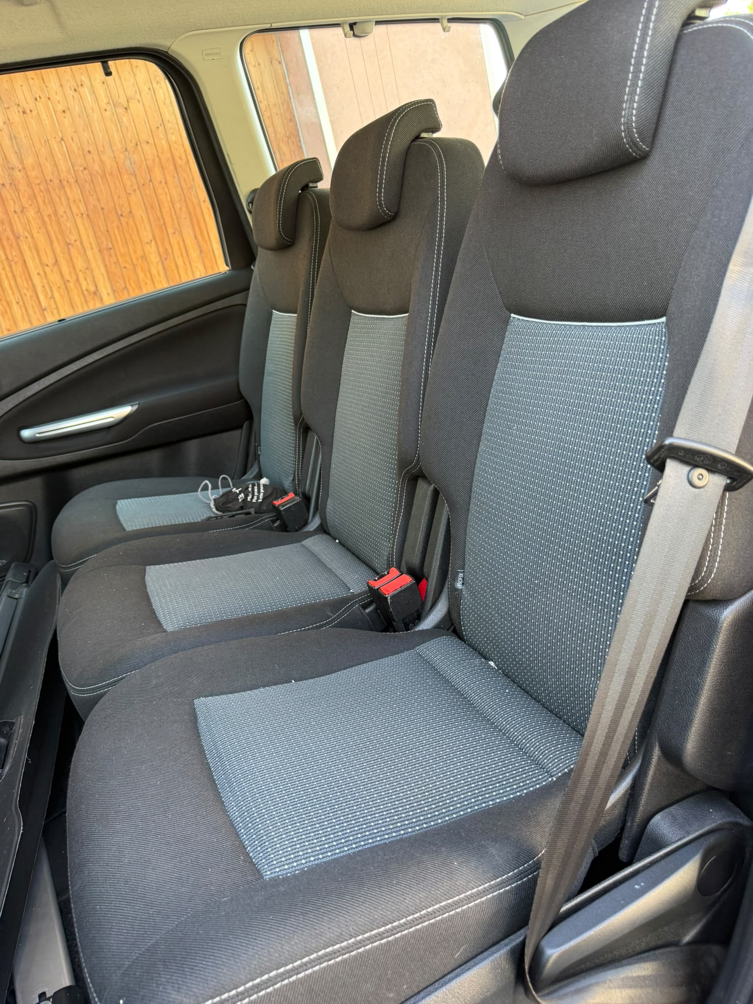 FORD Galaxy 2.0i Ghia-image-8
