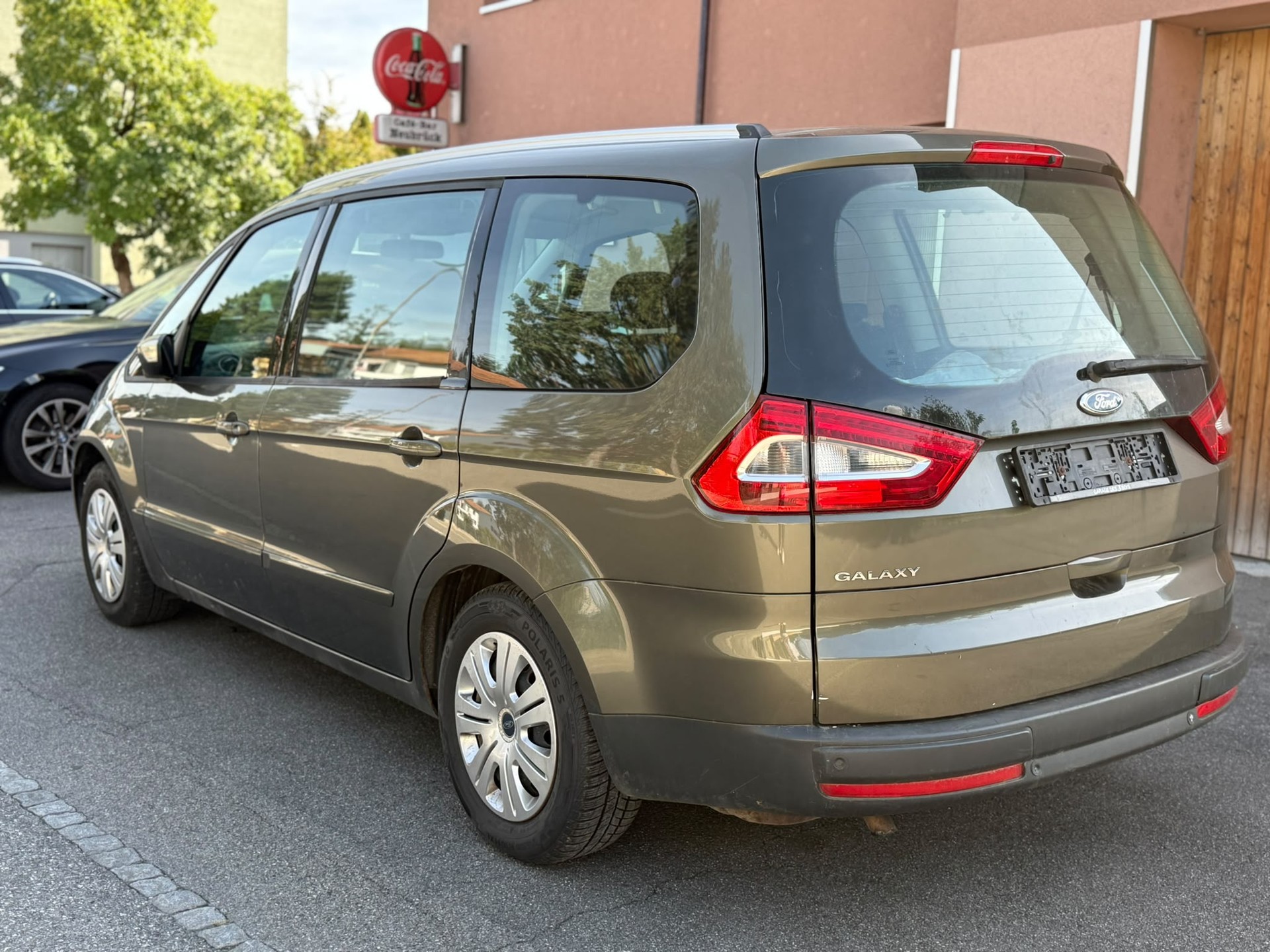 FORD Galaxy 2.0i Ghia-image-5