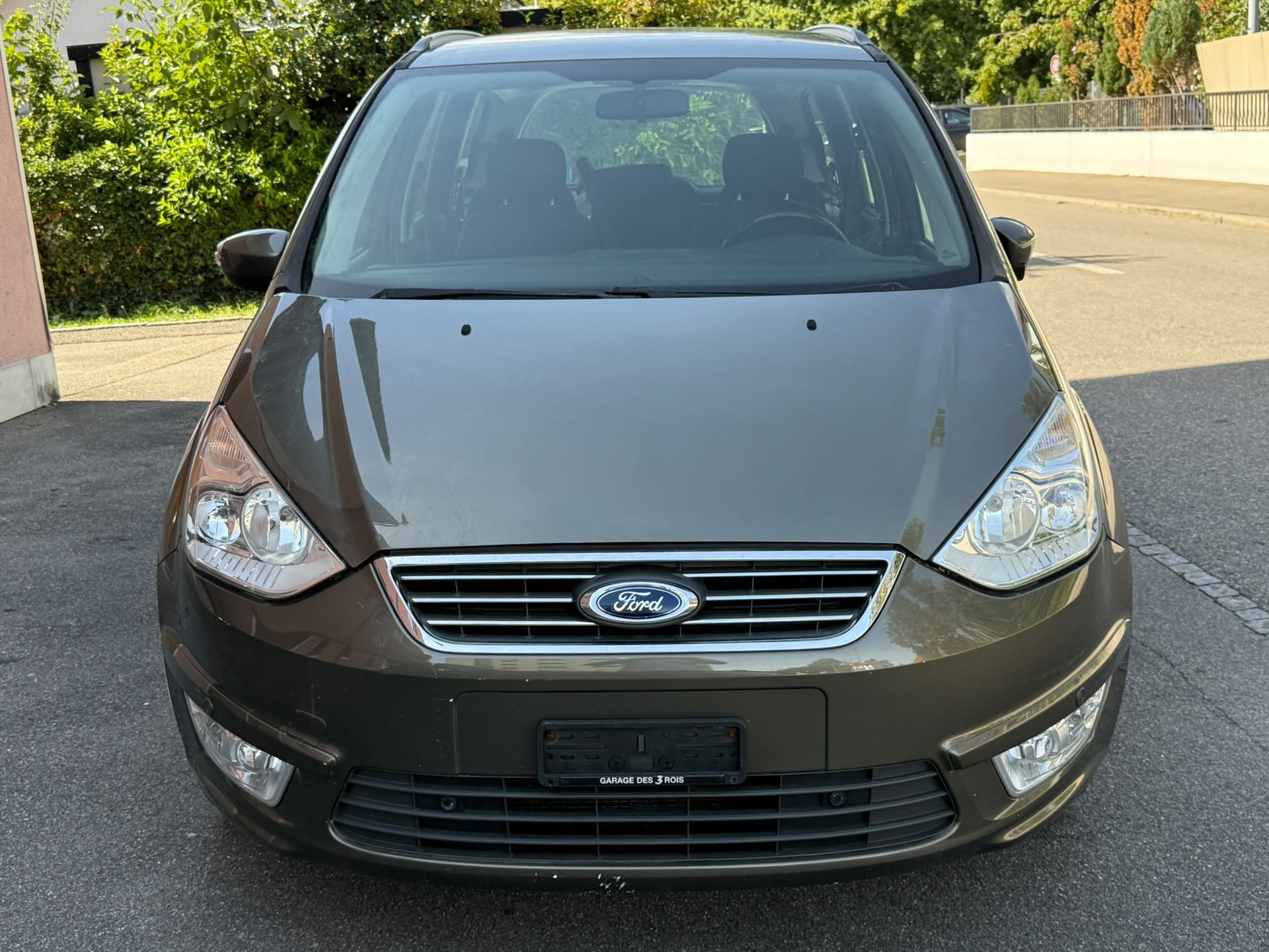 FORD Galaxy 2.0i Ghia-image-1
