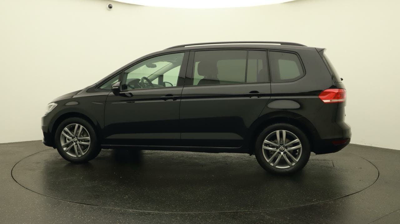 VW Touran 1.5 TSI EVO Limited-showroom-element-1