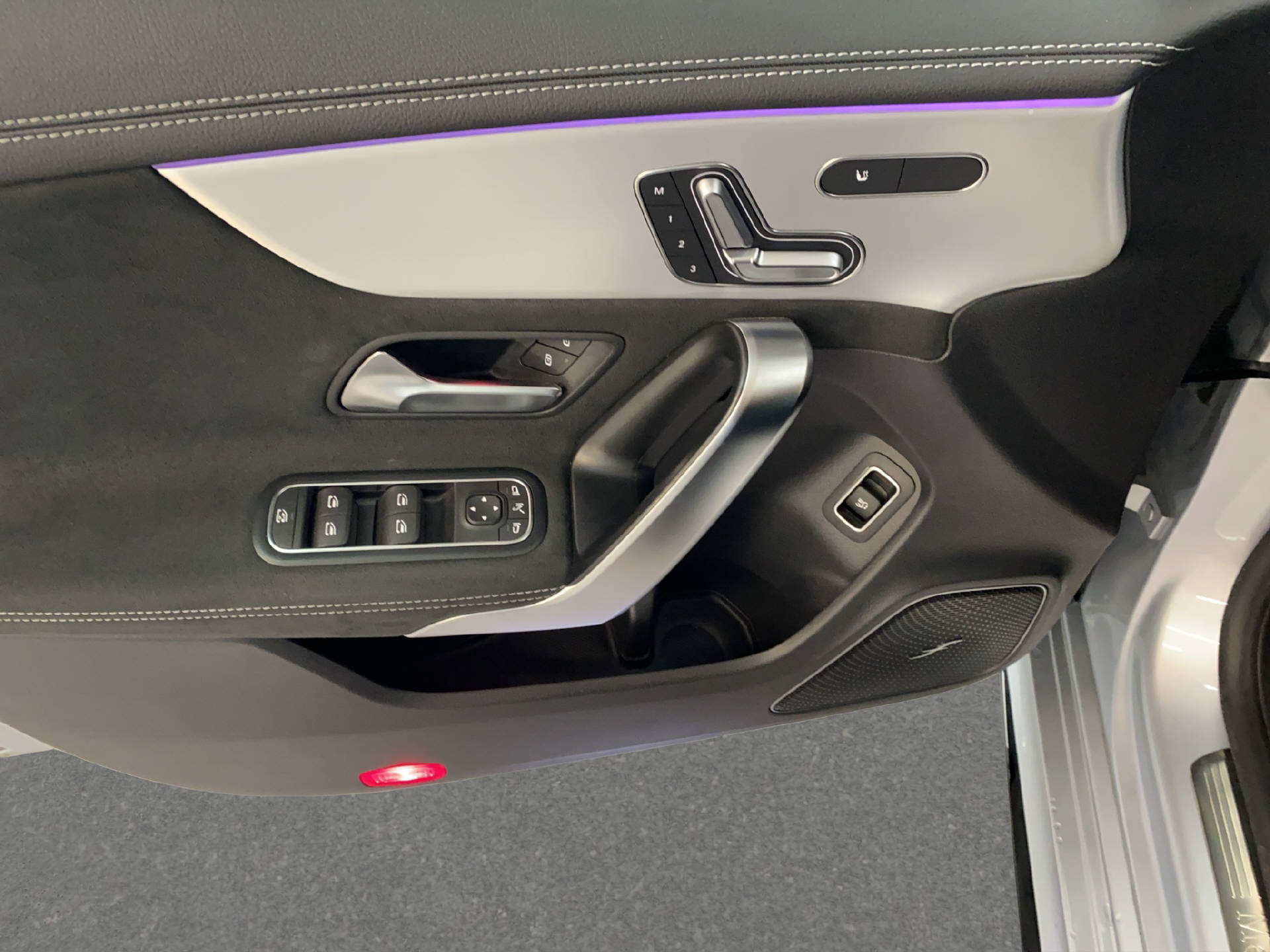 MERCEDES-BENZ CLA 250 4MATIC Shooting Brake-image-11