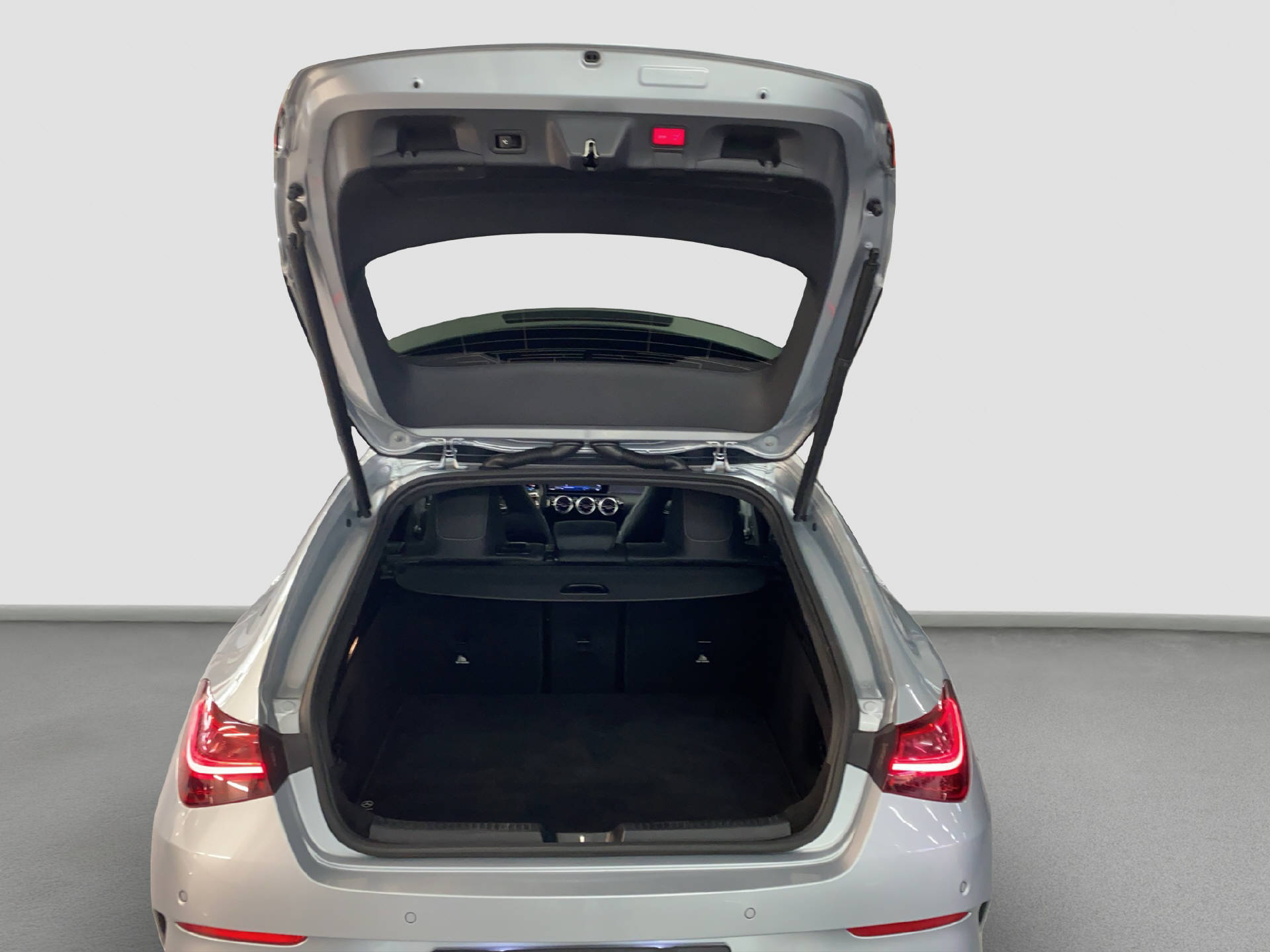 MERCEDES-BENZ CLA 250 4MATIC Shooting Brake-image-13