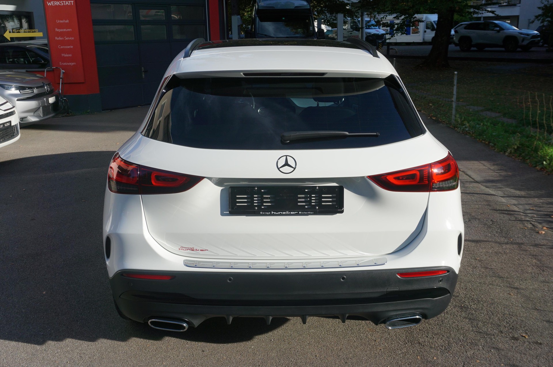 MERCEDES-BENZ GLA-Klasse H247 GLA 250 AMG Line 4matic-image-4