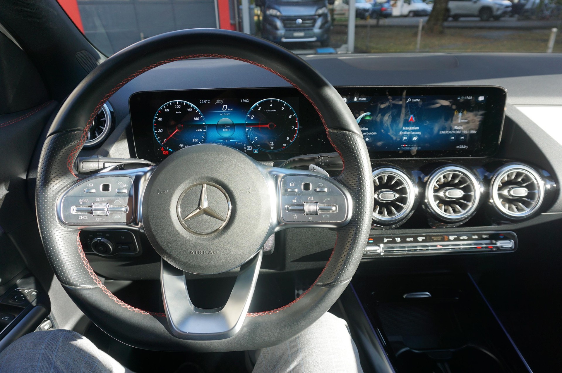 MERCEDES-BENZ GLA-Klasse H247 GLA 250 AMG Line 4matic-image-10
