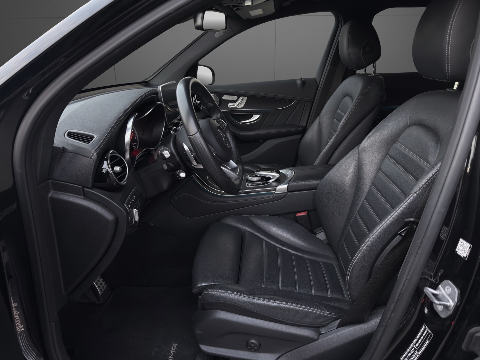 MERCEDES-BENZ GLC 350 d AMG Line 4Matic 9G-Tronic-image-5