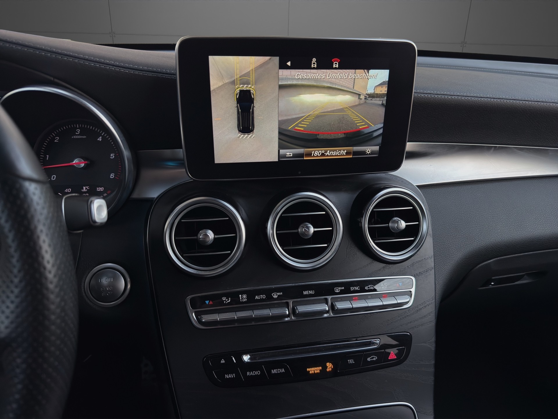 MERCEDES-BENZ GLC 350 d AMG Line 4Matic 9G-Tronic-image-12