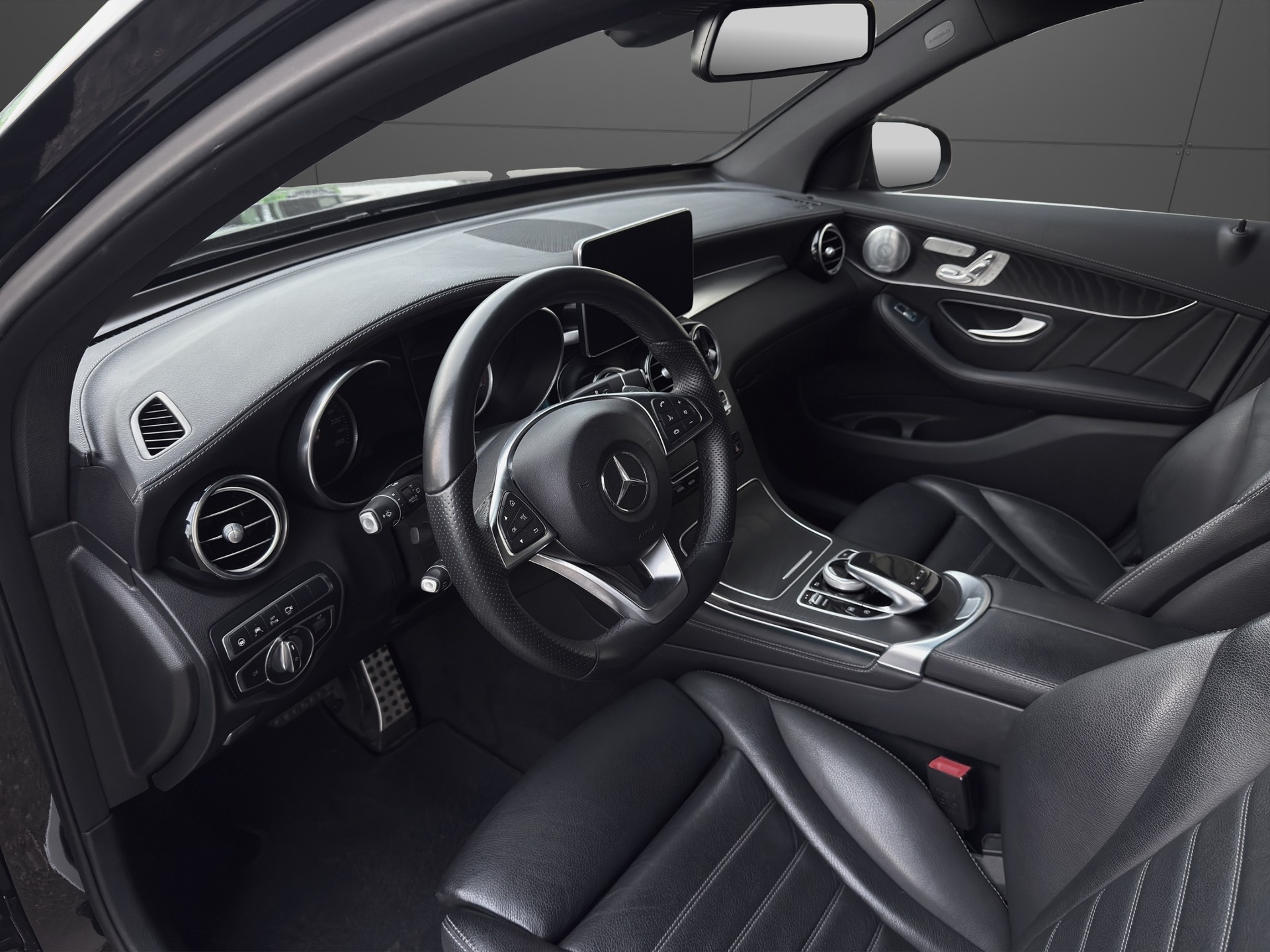 MERCEDES-BENZ GLC 350 d AMG Line 4Matic 9G-Tronic-image-6