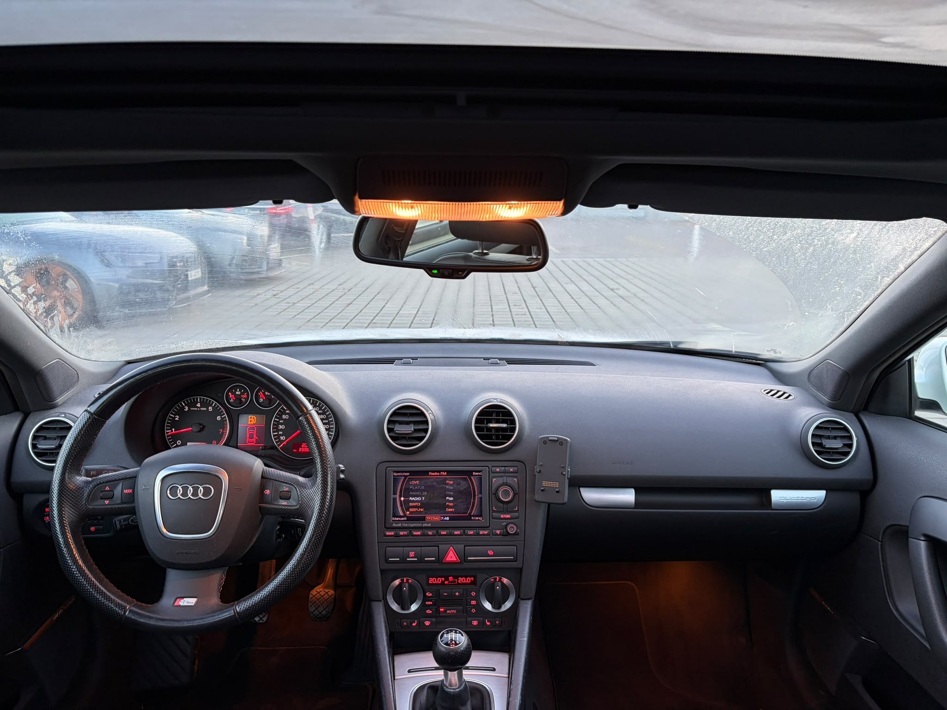 AUDI A3 Sportback 2.0 Turbo FSI Ambition quattro-image-9