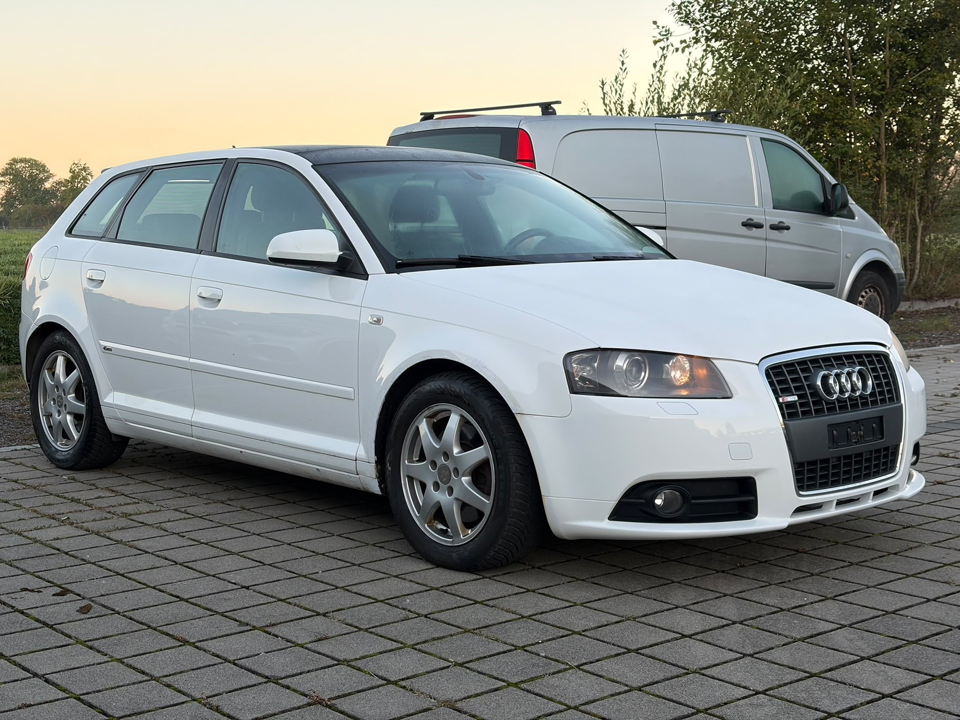 AUDI A3 Sportback 2.0 Turbo FSI Ambition quattro-image-2