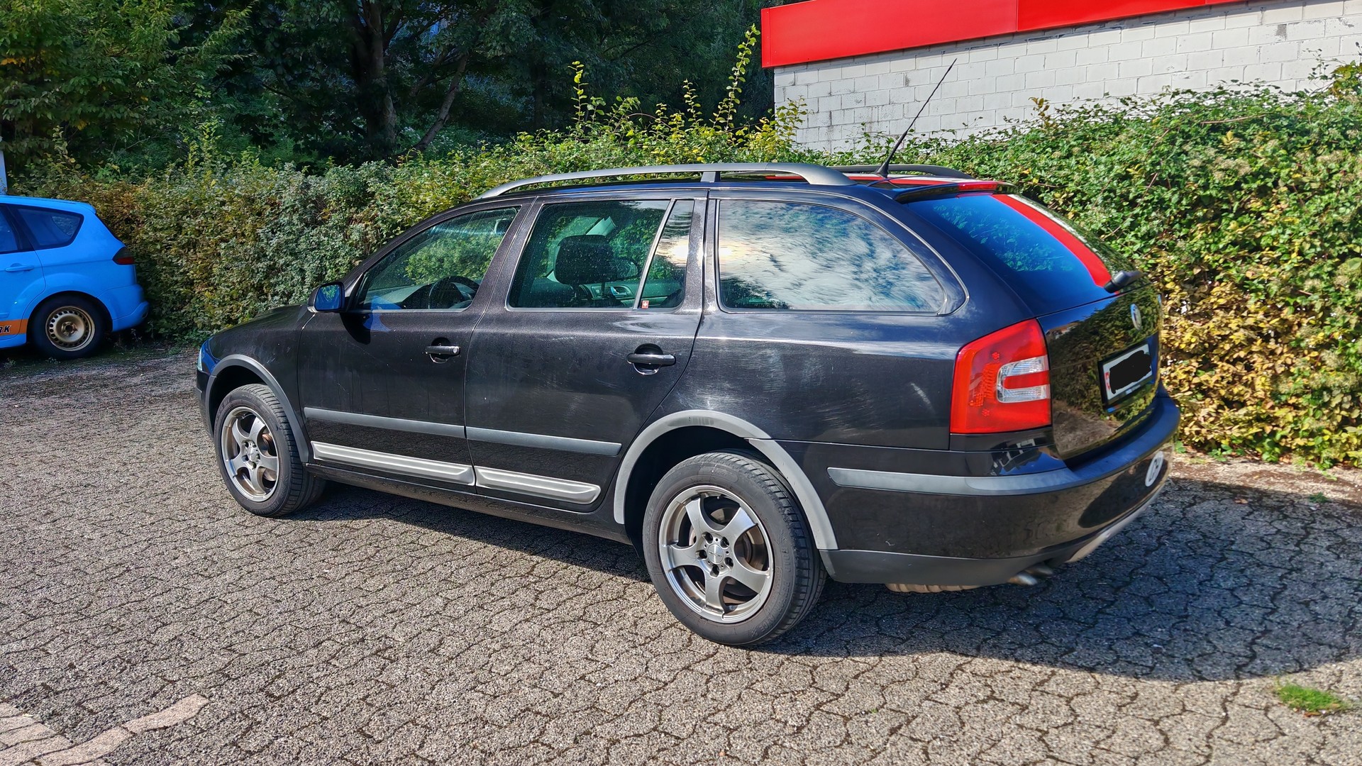 SKODA 2.0 TDI 140 DPF Swiss Ad. 4x4-image-2