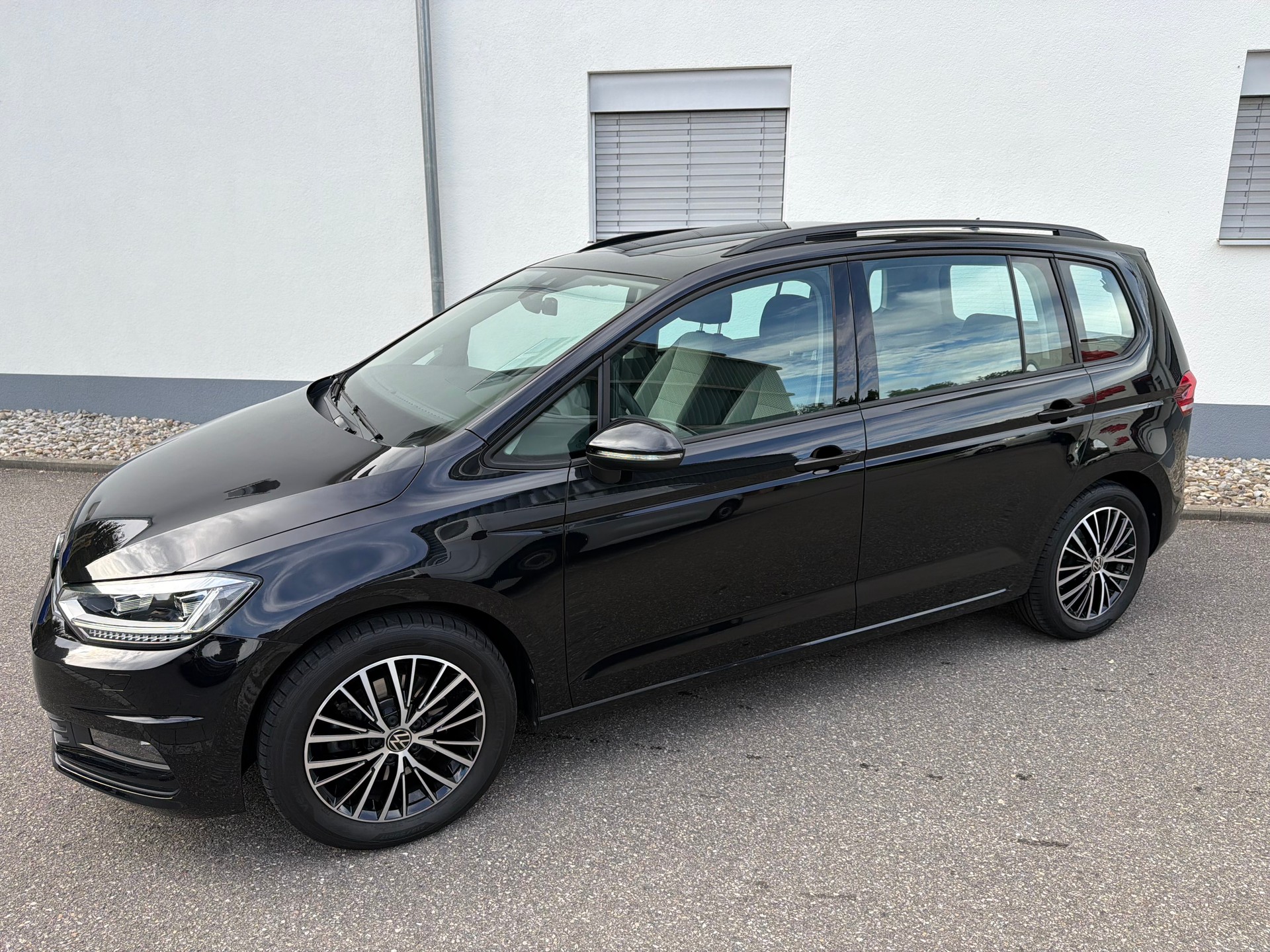 VW Touran 2.0 TDI BlueMotion Technology Comfortline DSG-image-11
