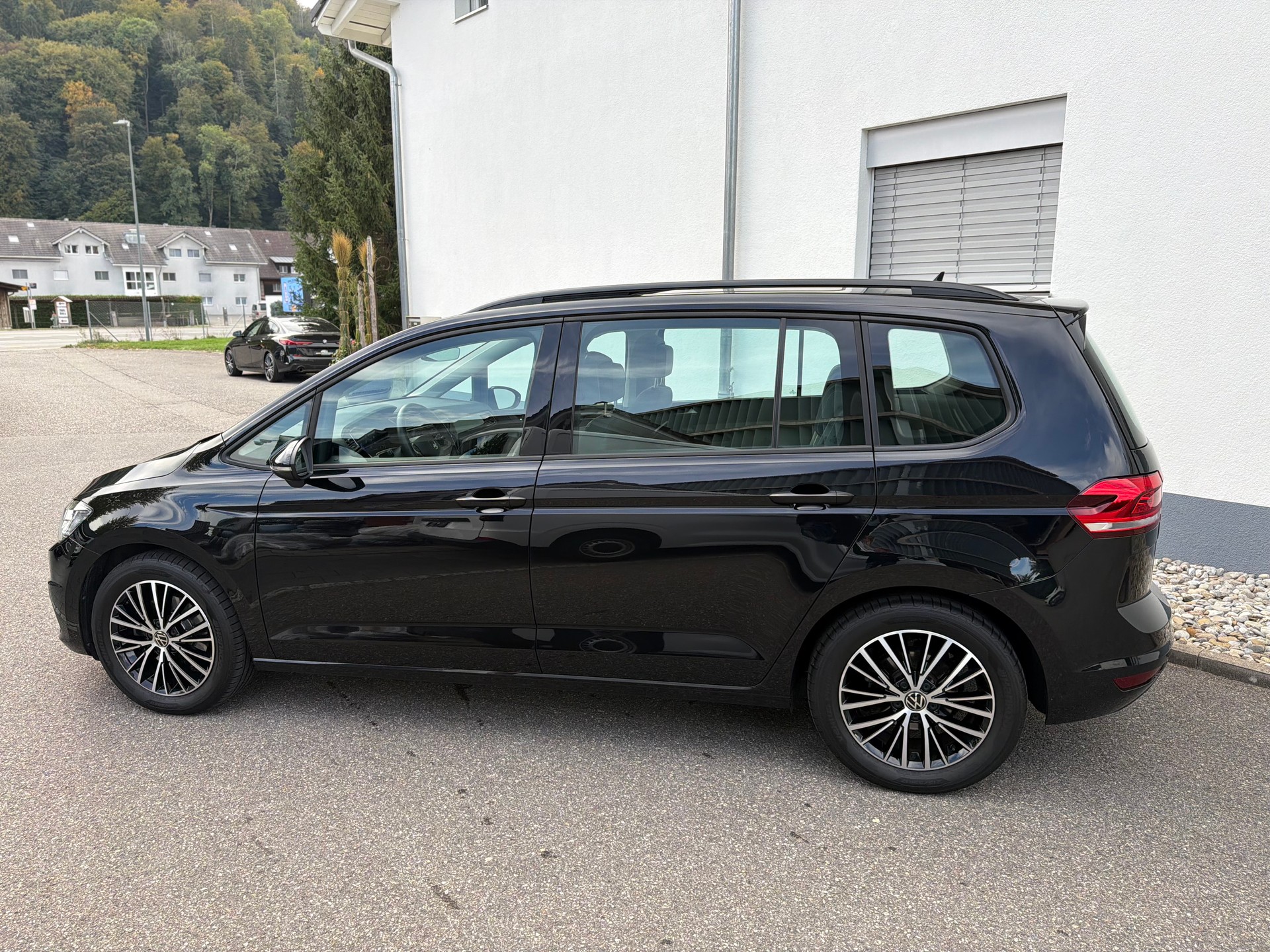 VW Touran 2.0 TDI BlueMotion Technology Comfortline DSG-image-12