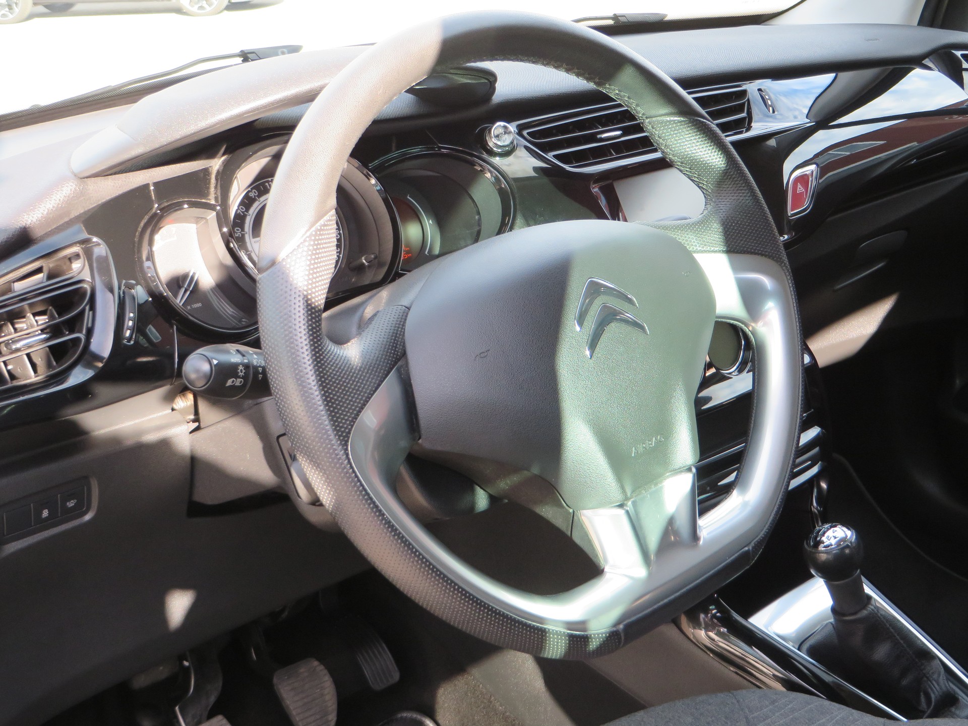 CITROEN C3 1.2i PureTech Exclusive-image-11