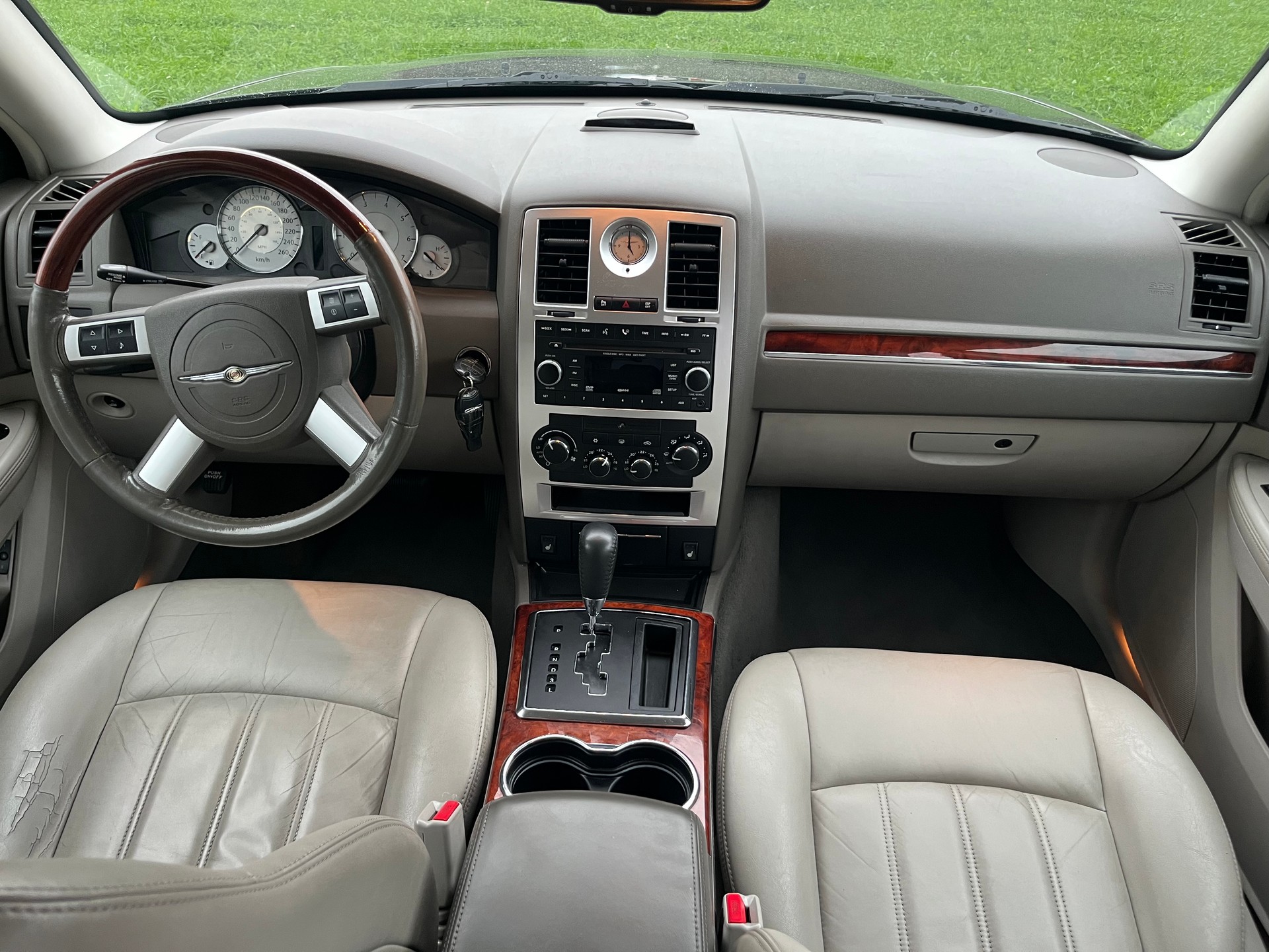 CHRYSLER 300 c-image-6